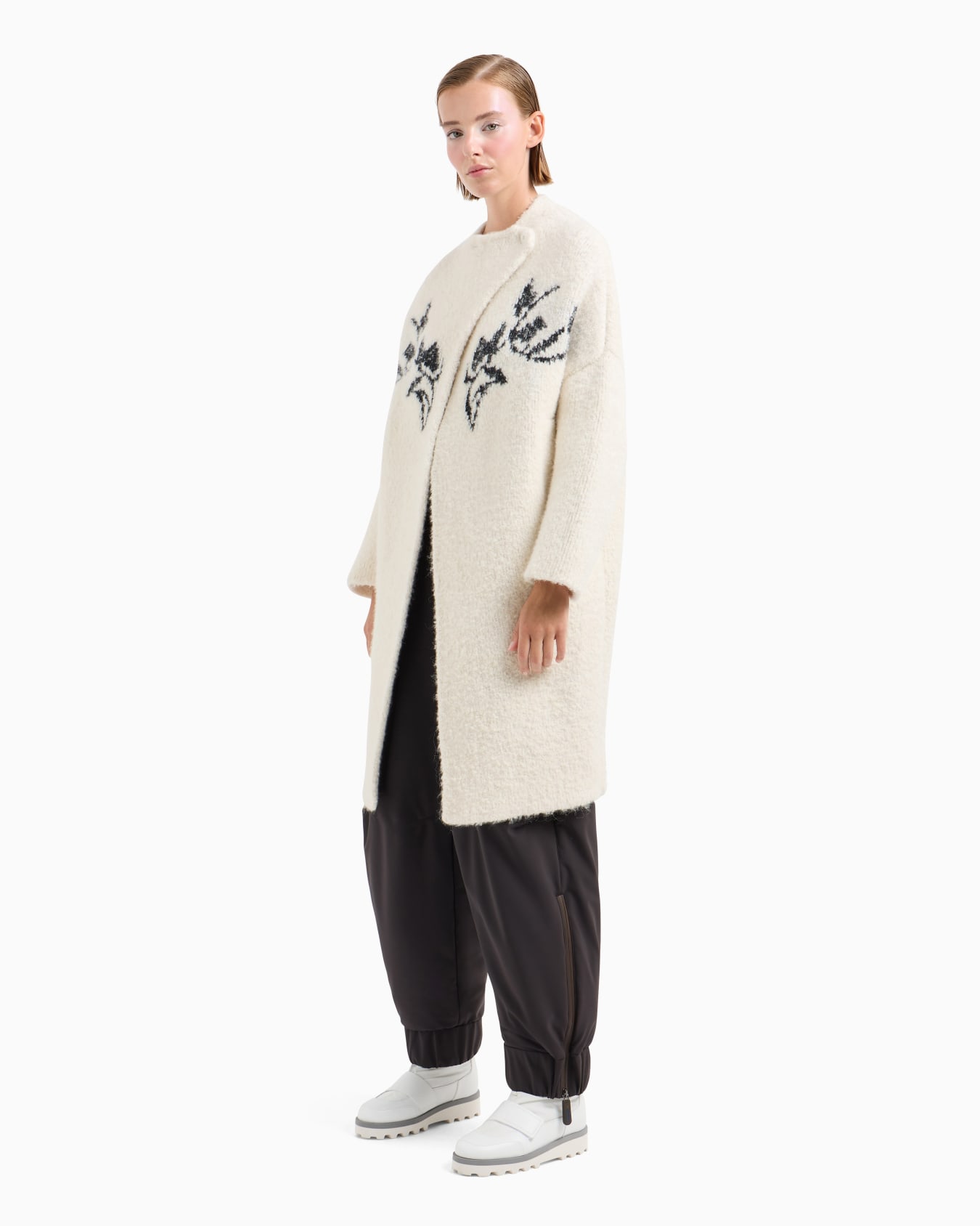 Alpaca, wool and silk coat with floral inlay Slide 1
