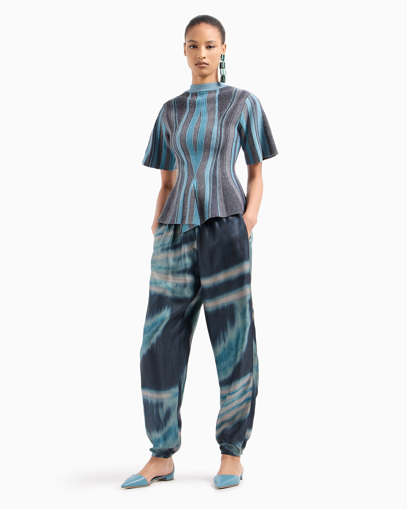 Jacquard viscose blend knit blouse Slide 4