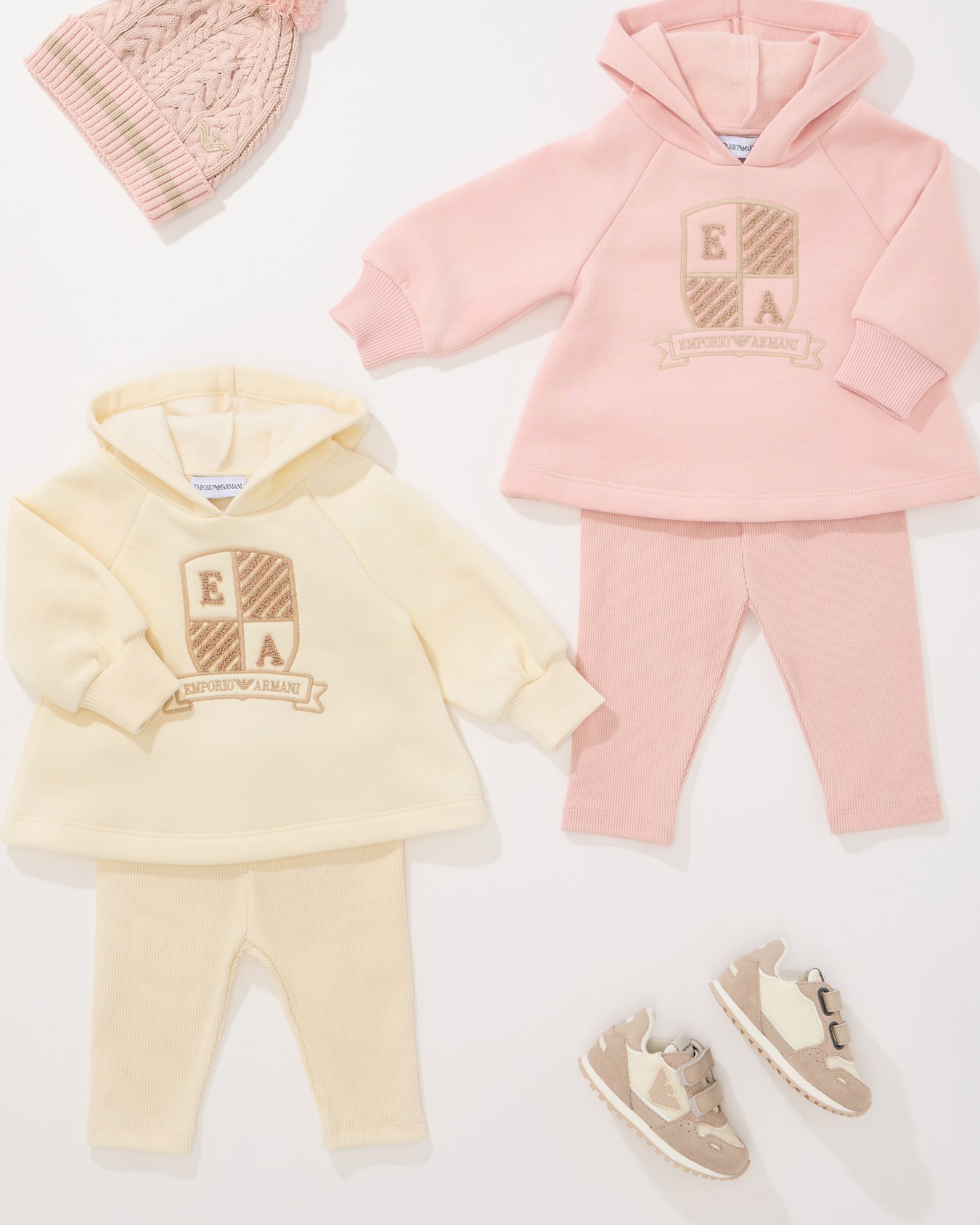 Completo con felpa con cappuccio e leggings stemma logo Slide 3