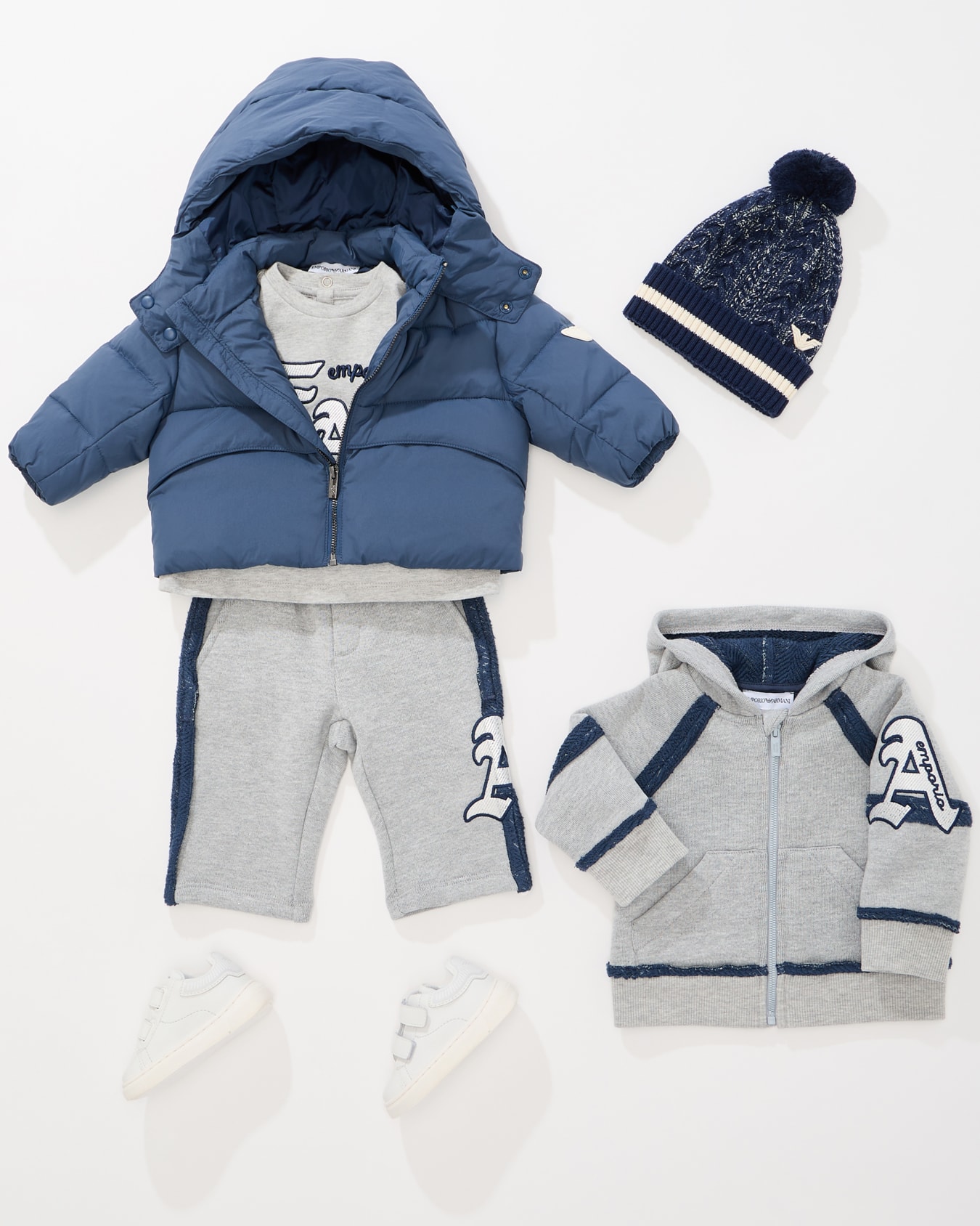 Sweatshirt aus Jersey mit Kapuze, Reißverschluss, Umrandungen und Maxi-Patch Folie 3