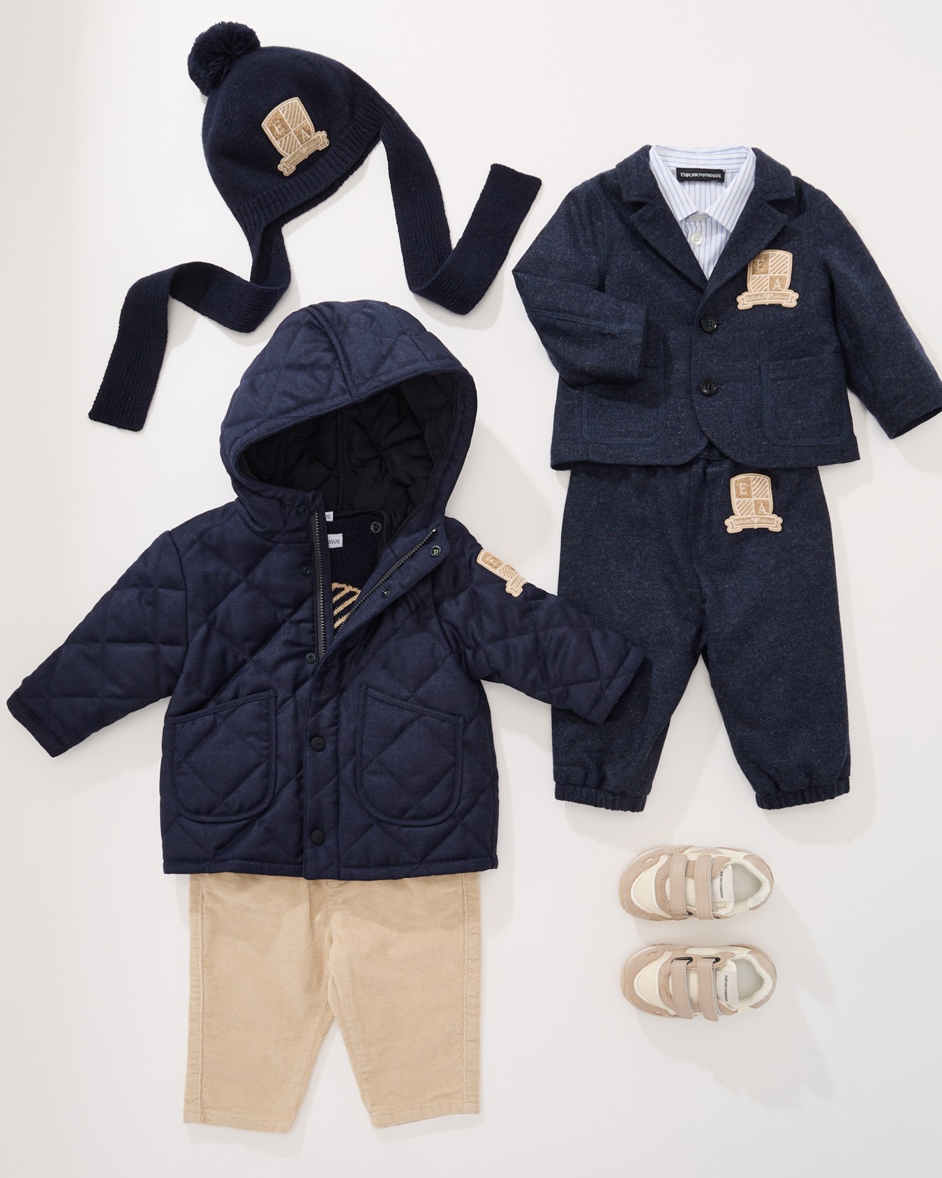 Virgin wool-blend jumper with jacquard logo crest Slide 3