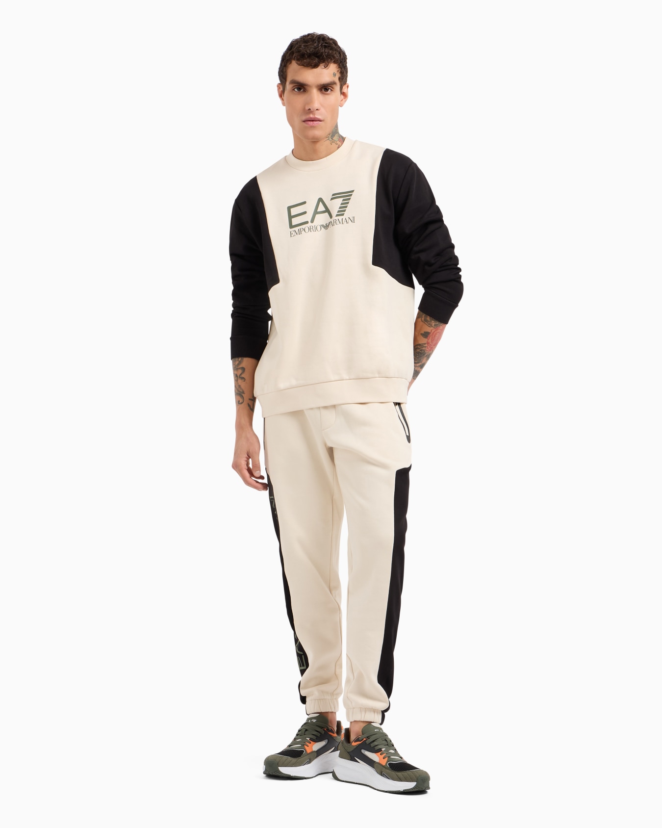 Athletic Colour Block crew-neck sweatshirt in a cotton blend Slide 3