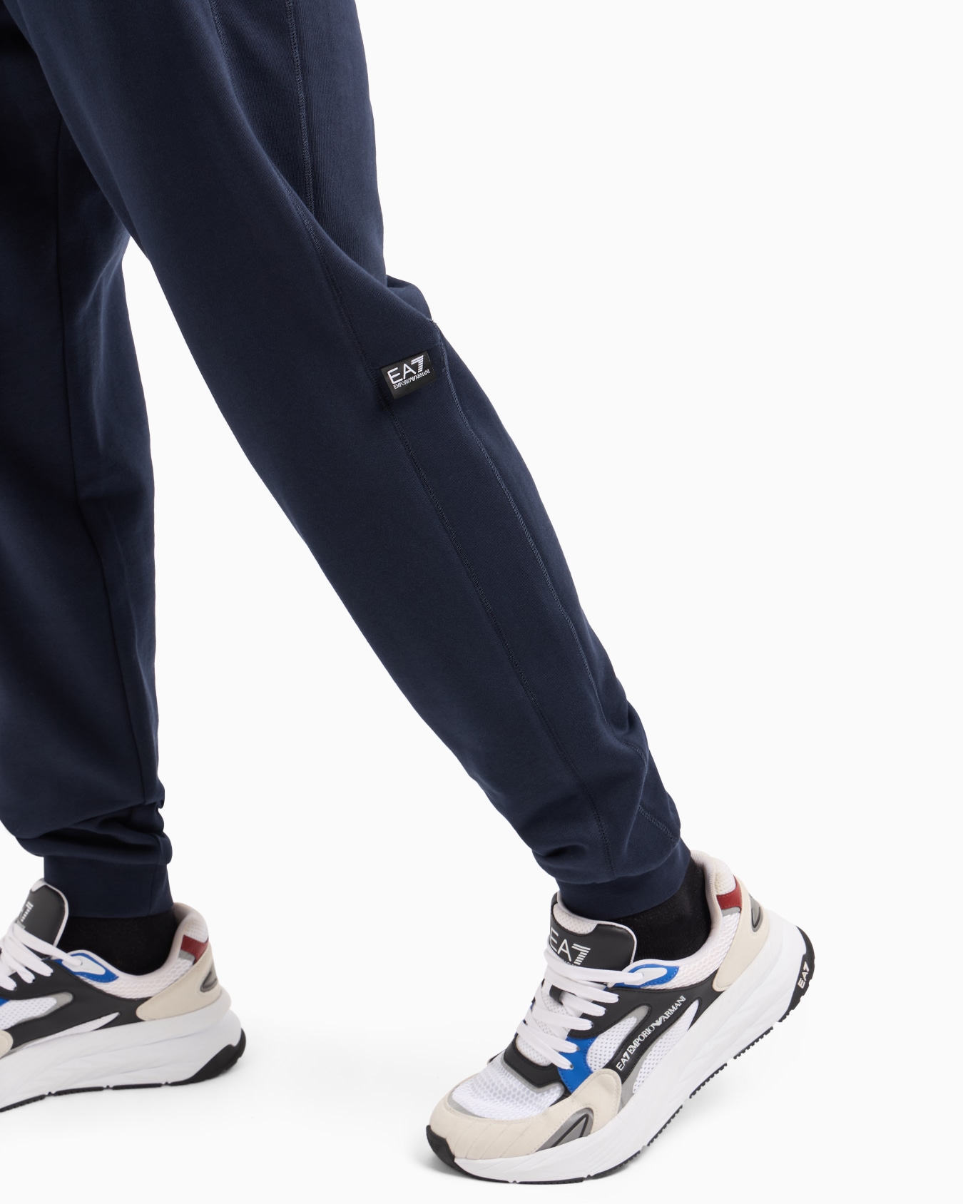Cotton-blend Logo Series joggers Slide 4