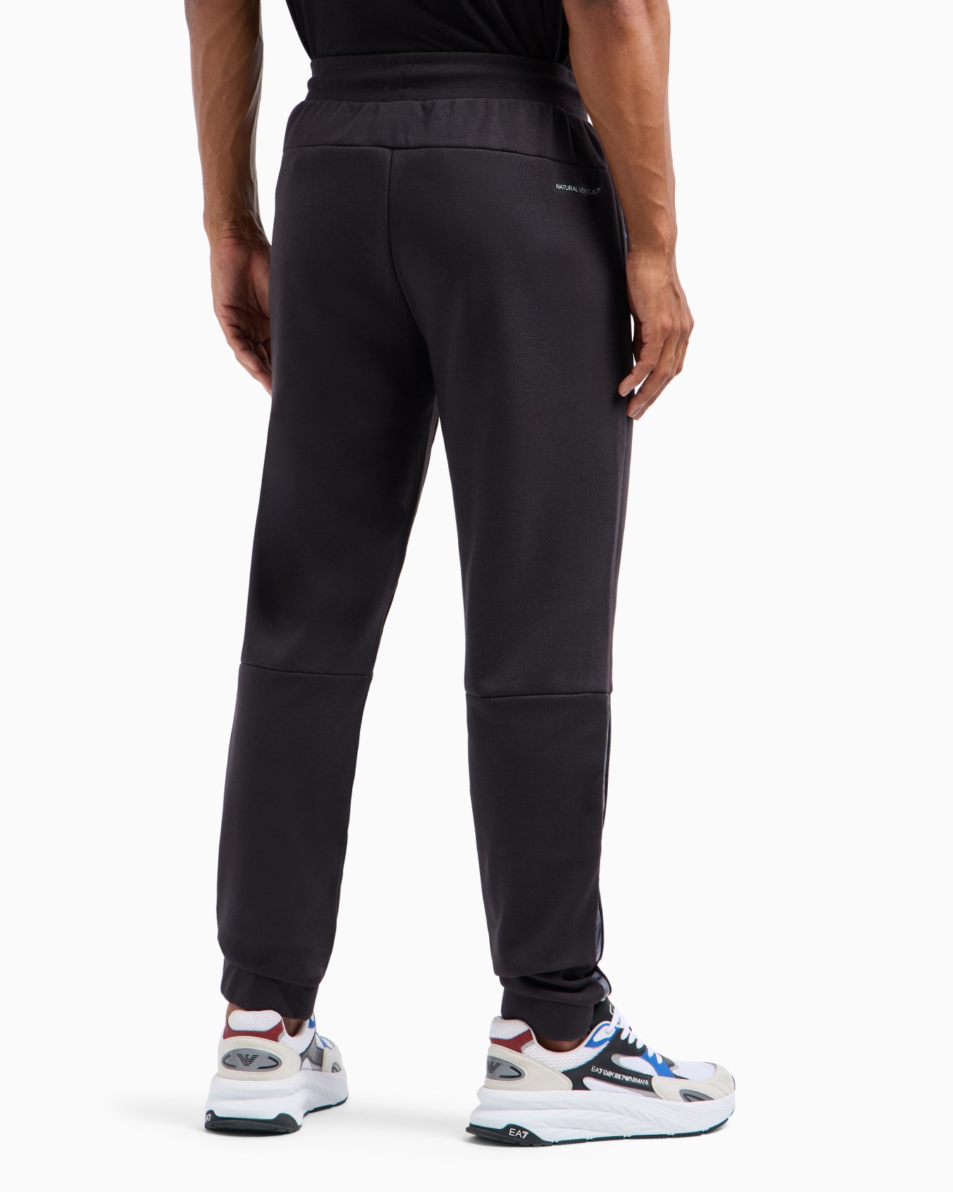 Dynamic Athlete joggers in VENTUS7 technical fabric Slide 2