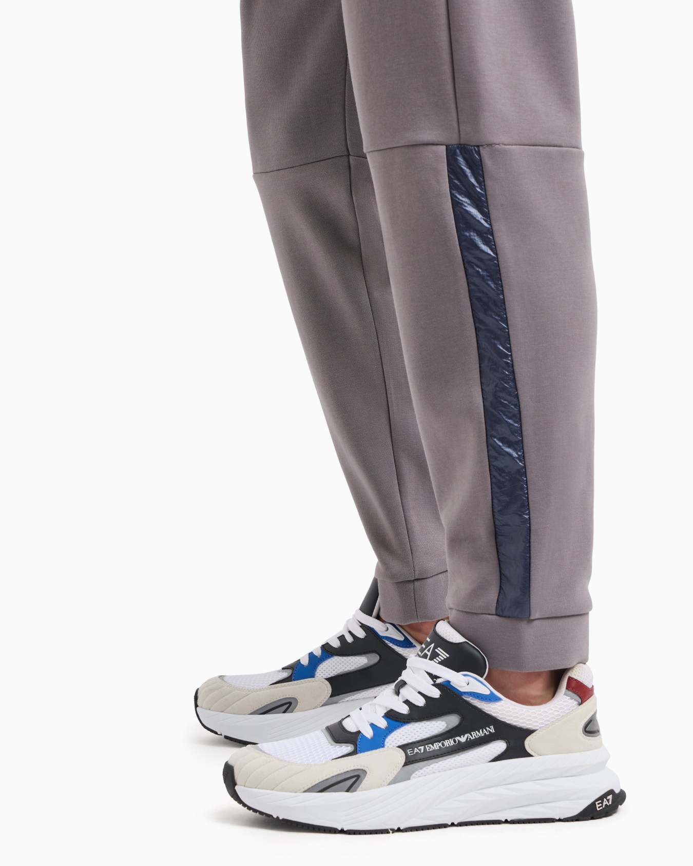 Dynamic Athlete joggers in VENTUS7 technical fabric Slide 4