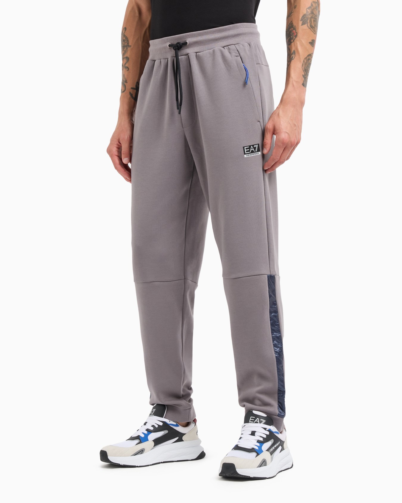 Dynamic Athlete joggers in VENTUS7 technical fabric Slide 1