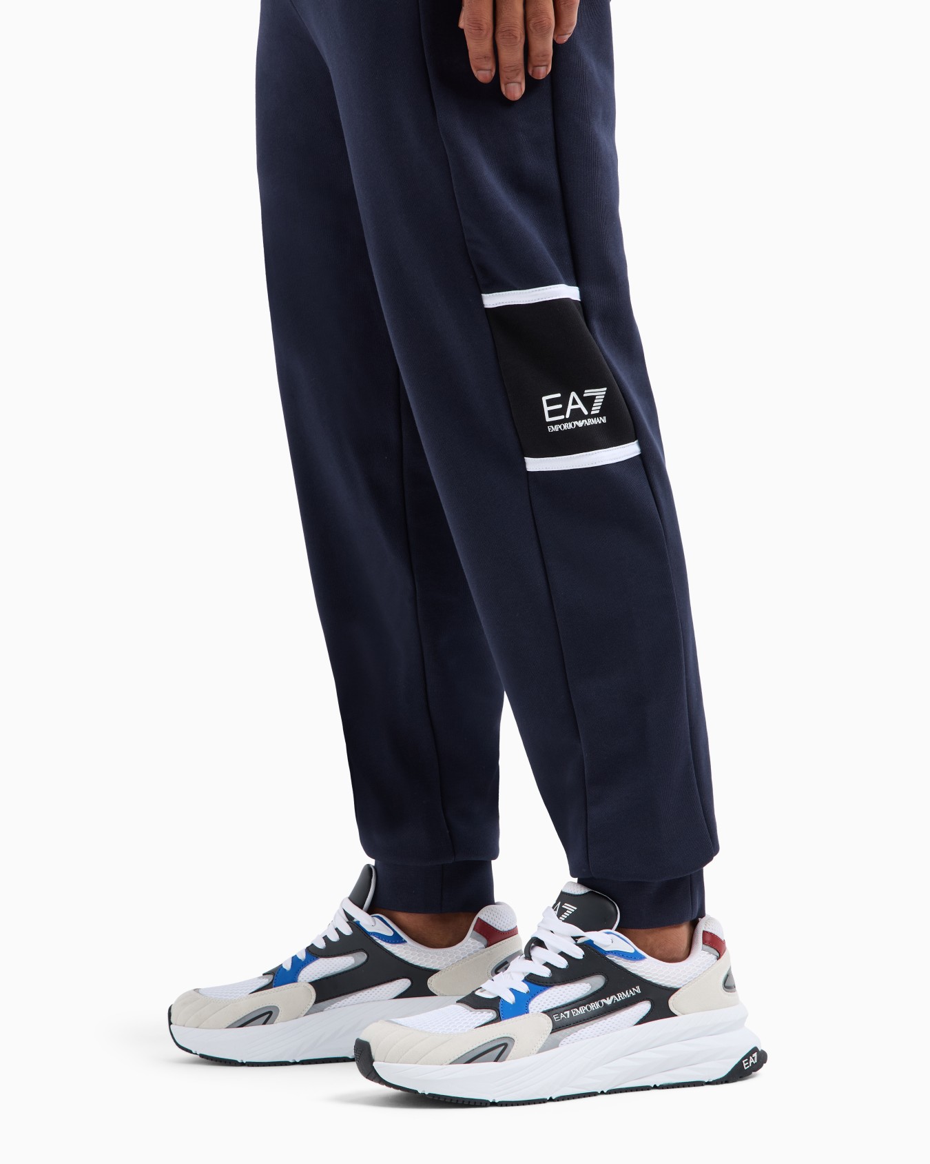 Athletic Colour Block joggers in an organic cotton blend Slide 4