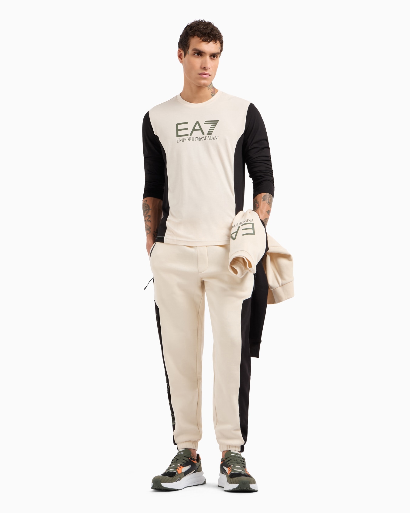 Athletic Colour Block long-sleeved crew-neck cotton T-shirt Slide 3
