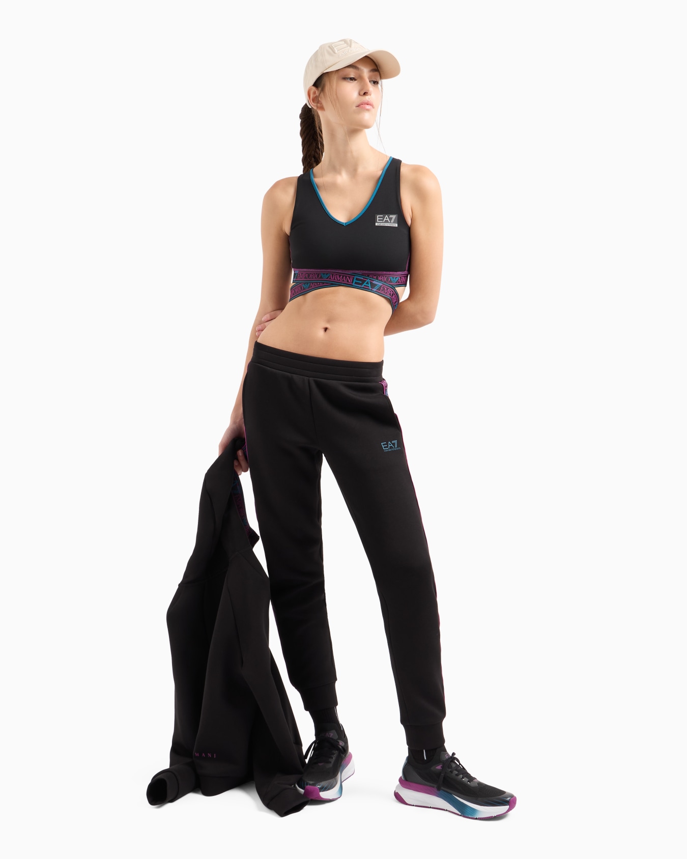 Dynamic Athlete sports bra in VENTUS7 technical fabric Slide 3
