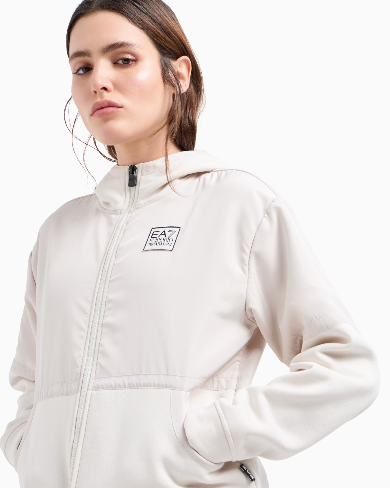 Sweat-shirt à capuche Contemporary Sport avec empiècements en nylon Diapositive 4