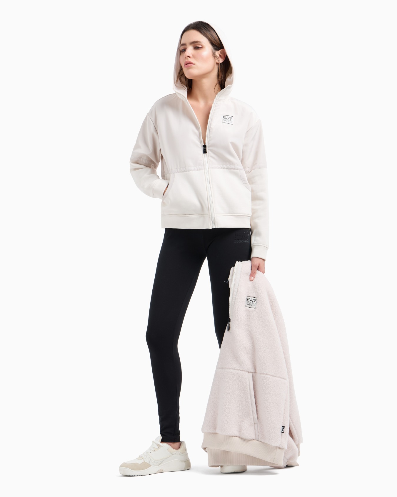 Sweat-shirt à capuche Contemporary Sport avec empiècements en nylon Diapositive 3
