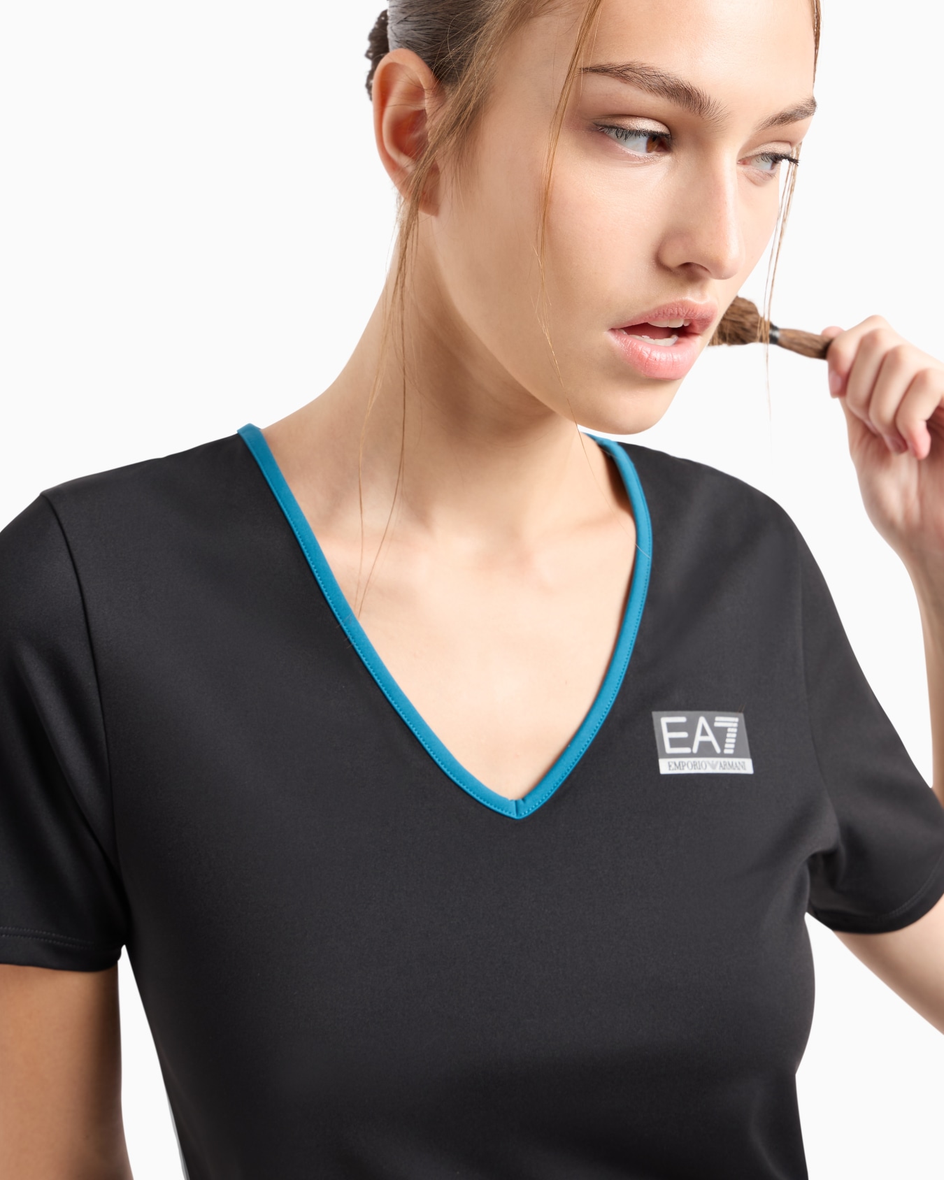 T-shirt à encolure en V Dynamic Athlete en tissu technique VENTUS7 Diapositive 4