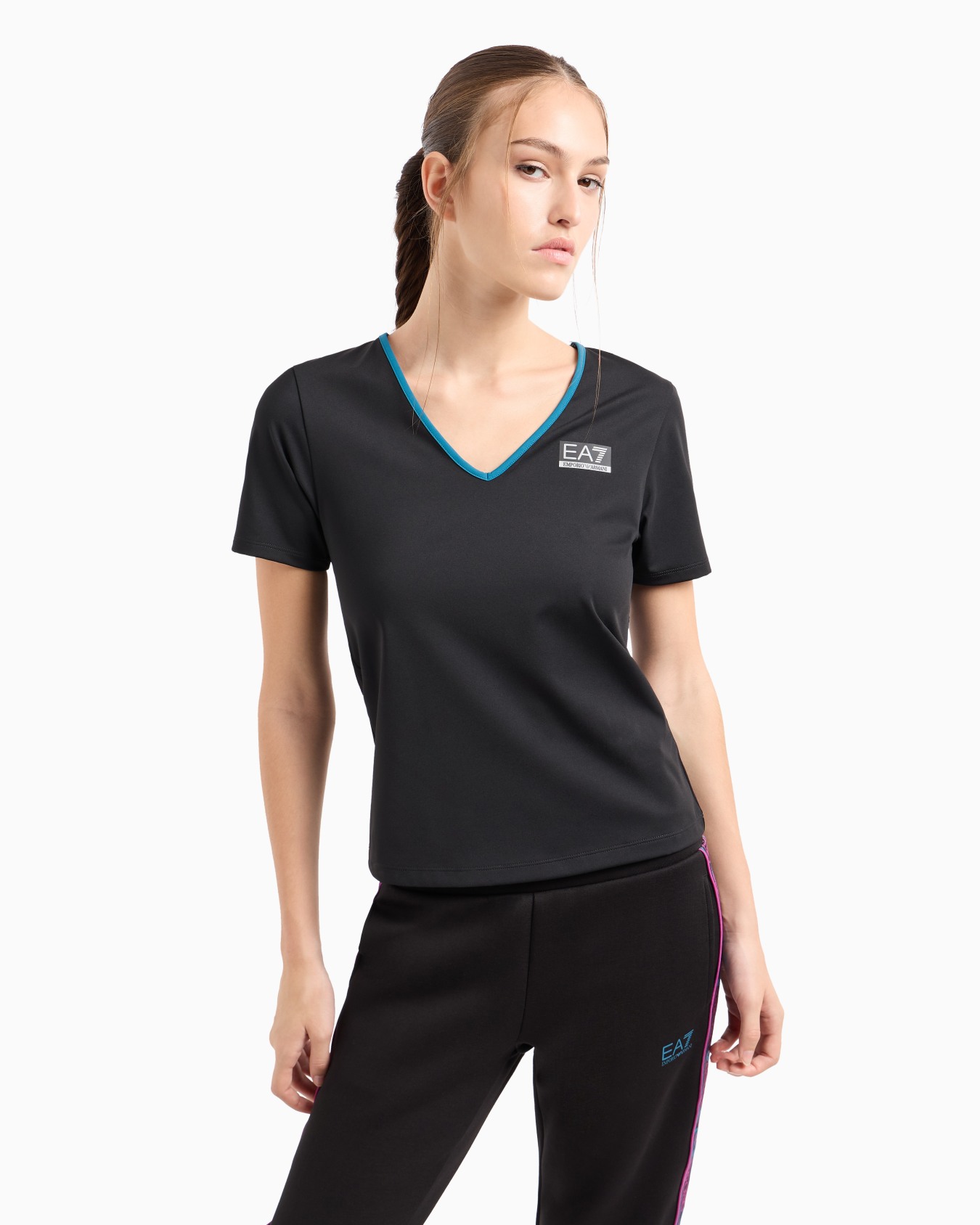 T-shirt à encolure en V Dynamic Athlete en tissu technique VENTUS7 Diapositive 1