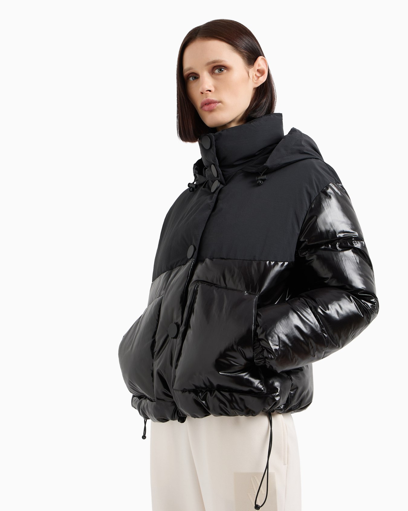 Veste matelassée en cuir verni et tissu mat Diapositive 1