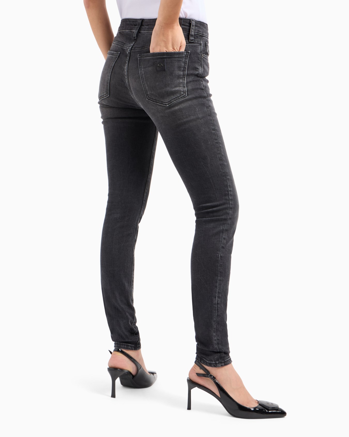 Vaqueros J01 de corte súper ajustado en denim elástico Diapositiva 2