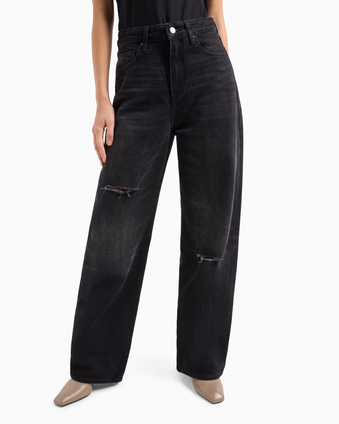 J38 relaxed fit jeans in stiff cotton indigo denim Slide 1