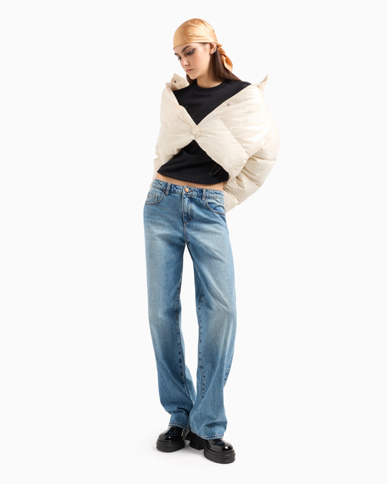 J52 relaxed fit jeans in stone washed denim Slide 3