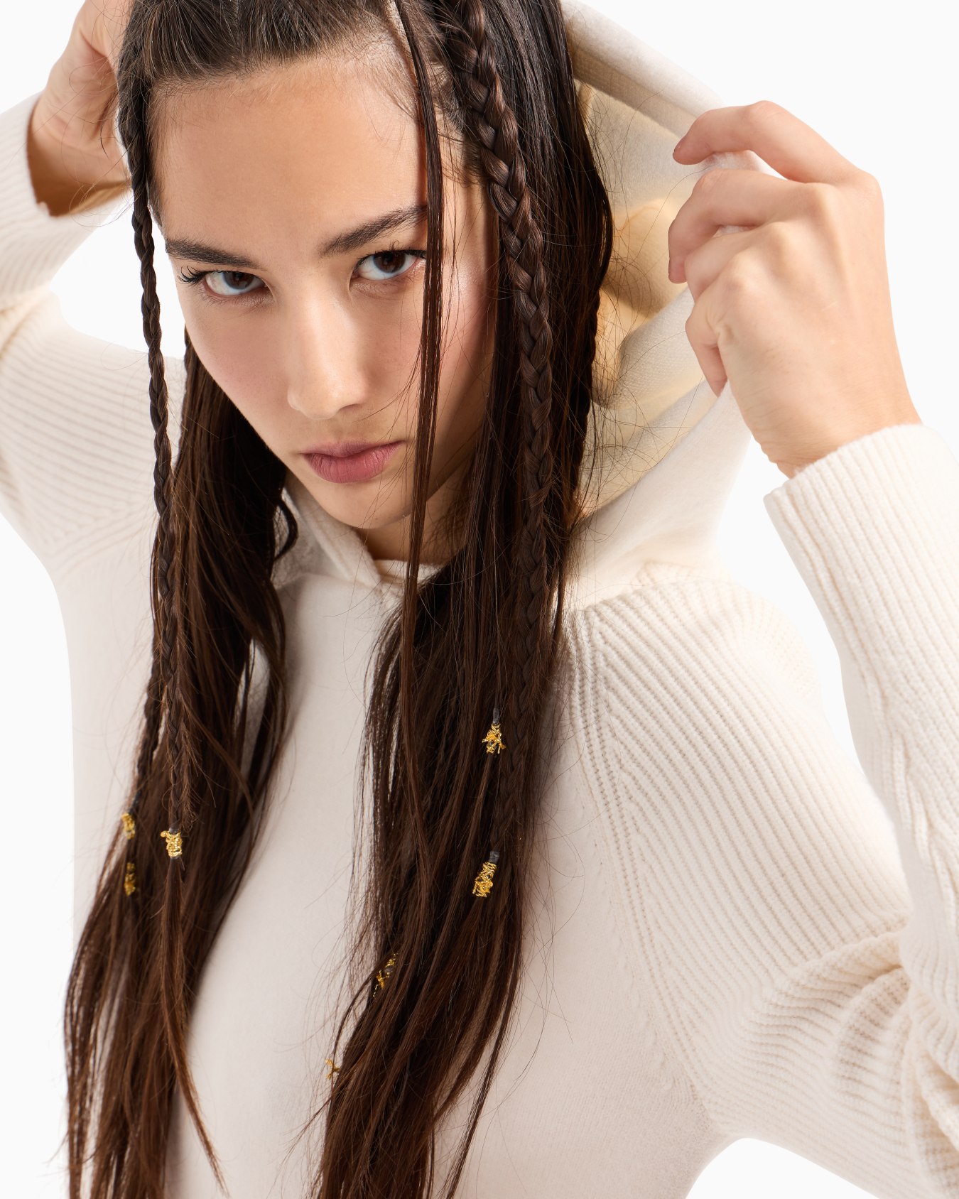 V-neck hooded sweater Slide 4