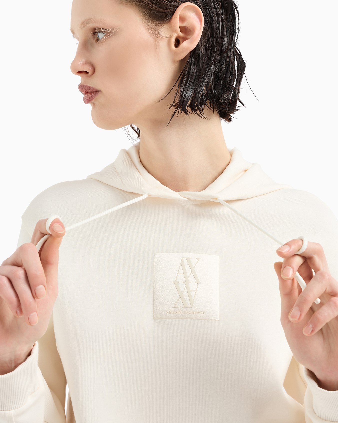Sudadera con capucha y parche de monograma tono sobre tono Diapositiva 4