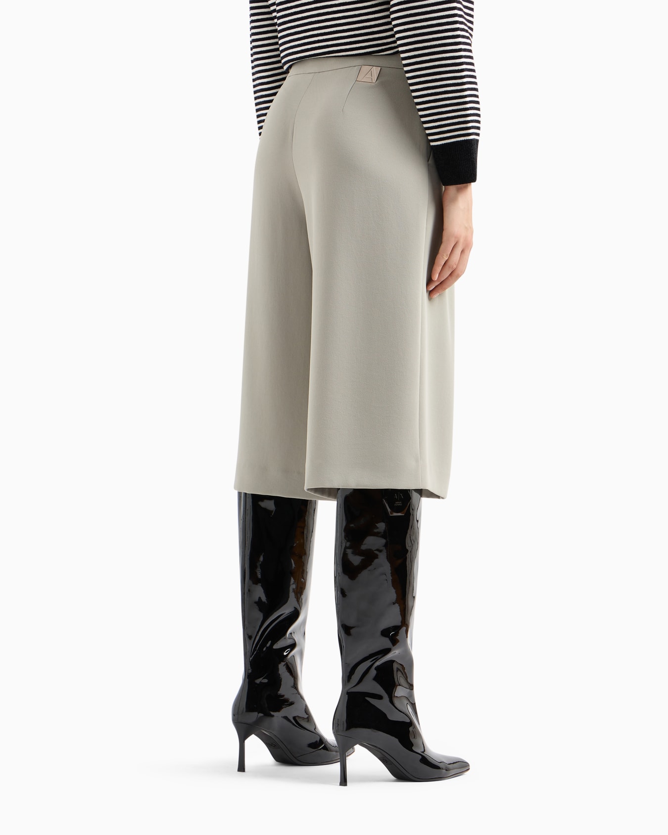 Pantalón 3/4 con pinzas en tejido ASV Colección A Line Diapositiva 2