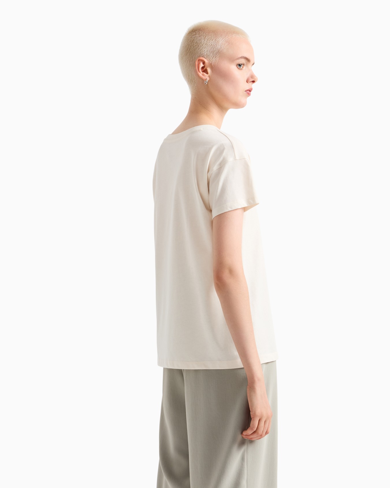 Camiseta de corte relajado con cuello redondo y logo. Diapositiva 2