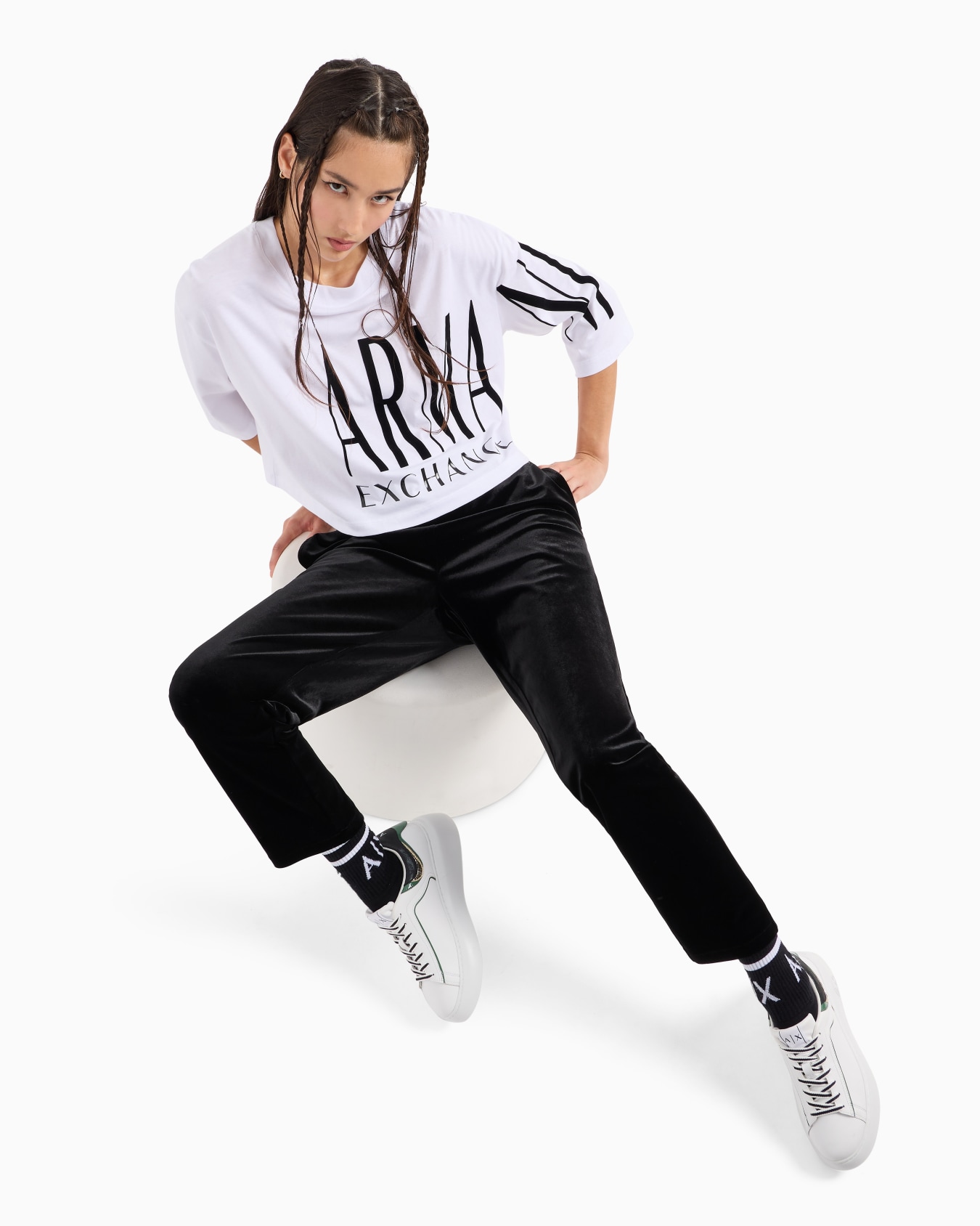 Cropped T-shirt with flocked and shiny print Slide 5