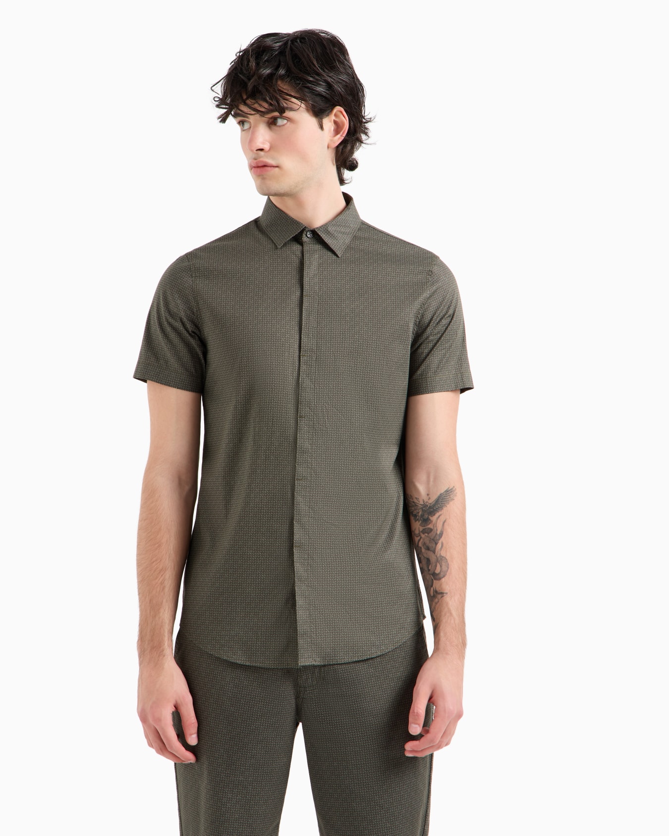 Camicia regular fit con maniche corte a fantasia Slide 1