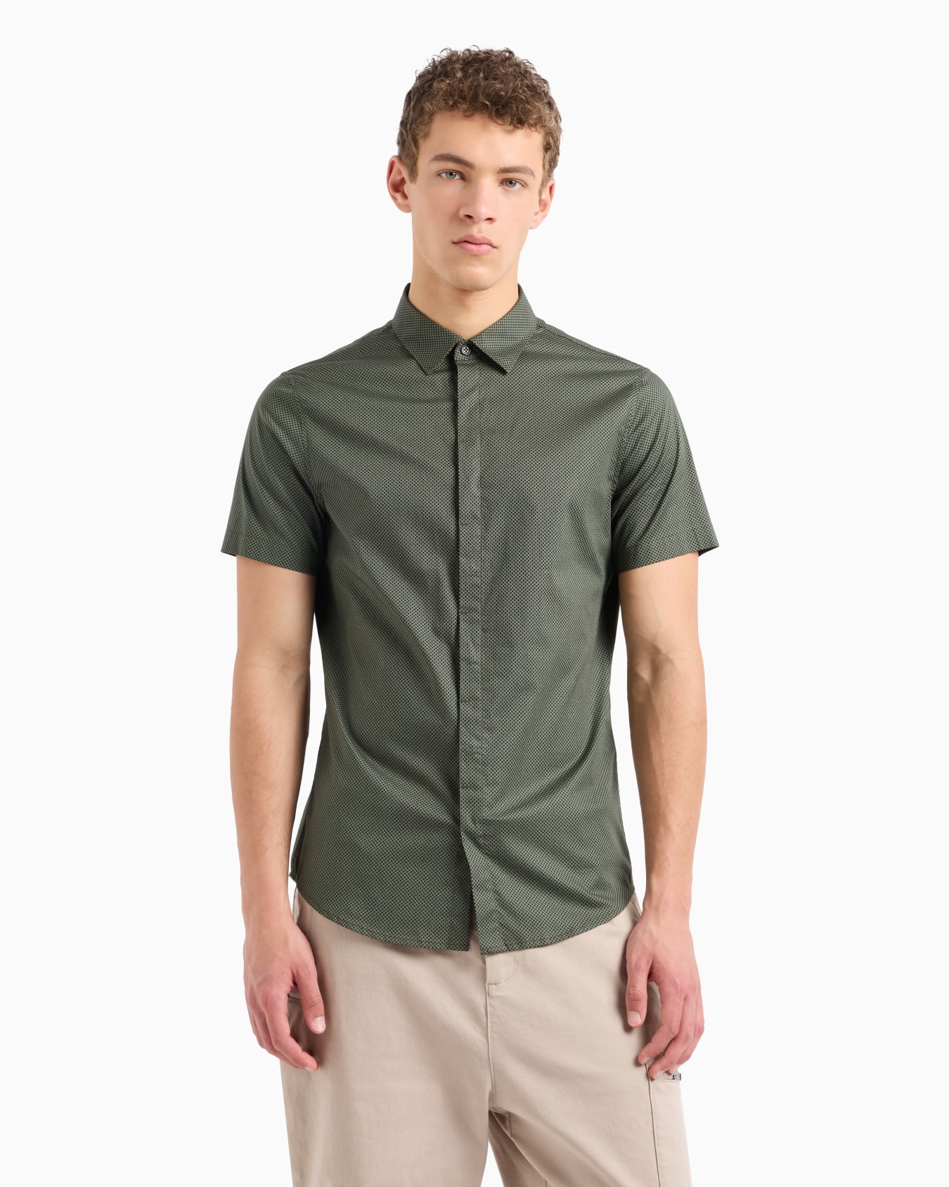 Regular fit shirt with short patterned sleeves Slide 1
