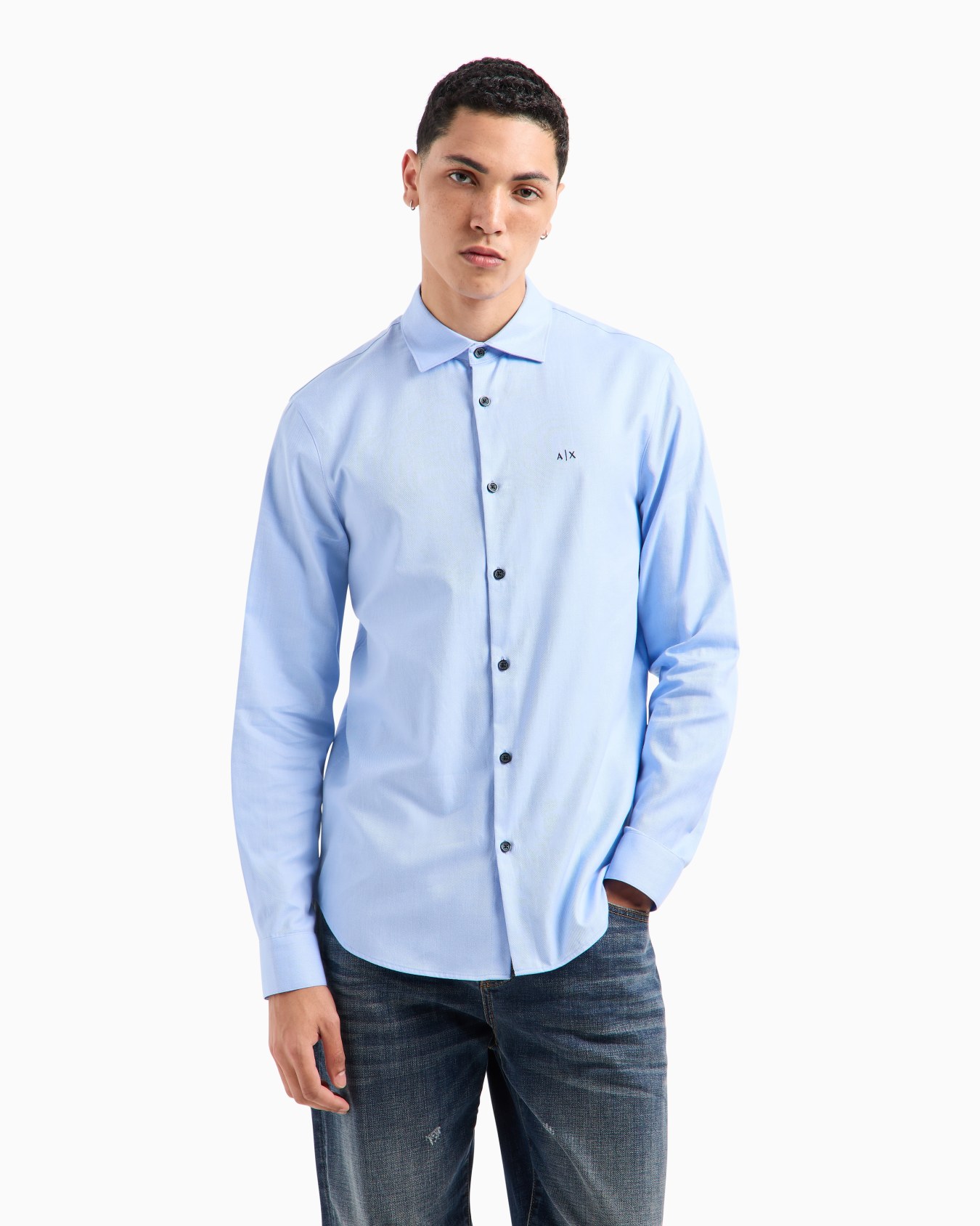 Camisa regular fit confeccionada en algodón teñido en hilo Diapositiva 1