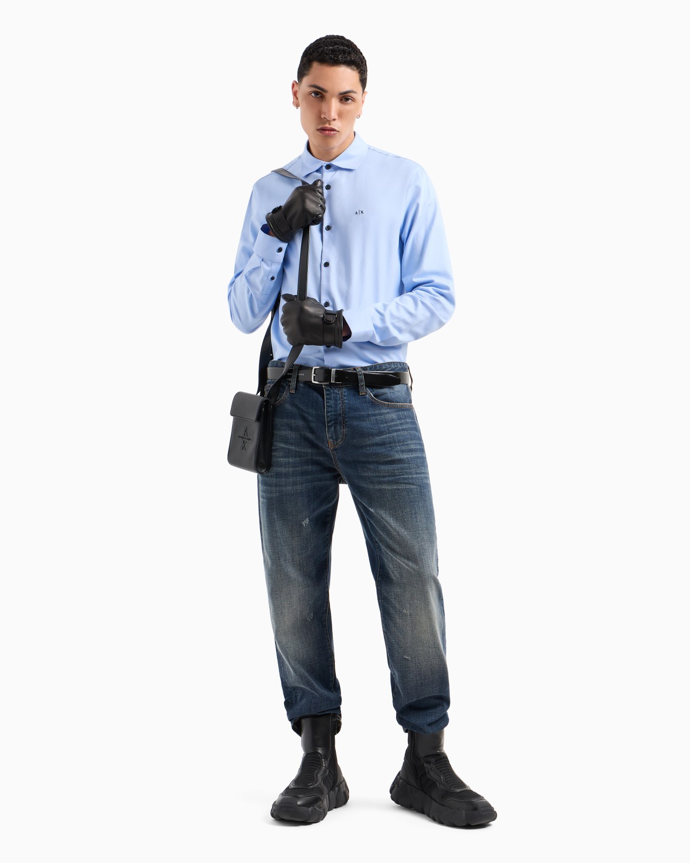 Camisa regular fit confeccionada en algodón teñido en hilo Diapositiva 3