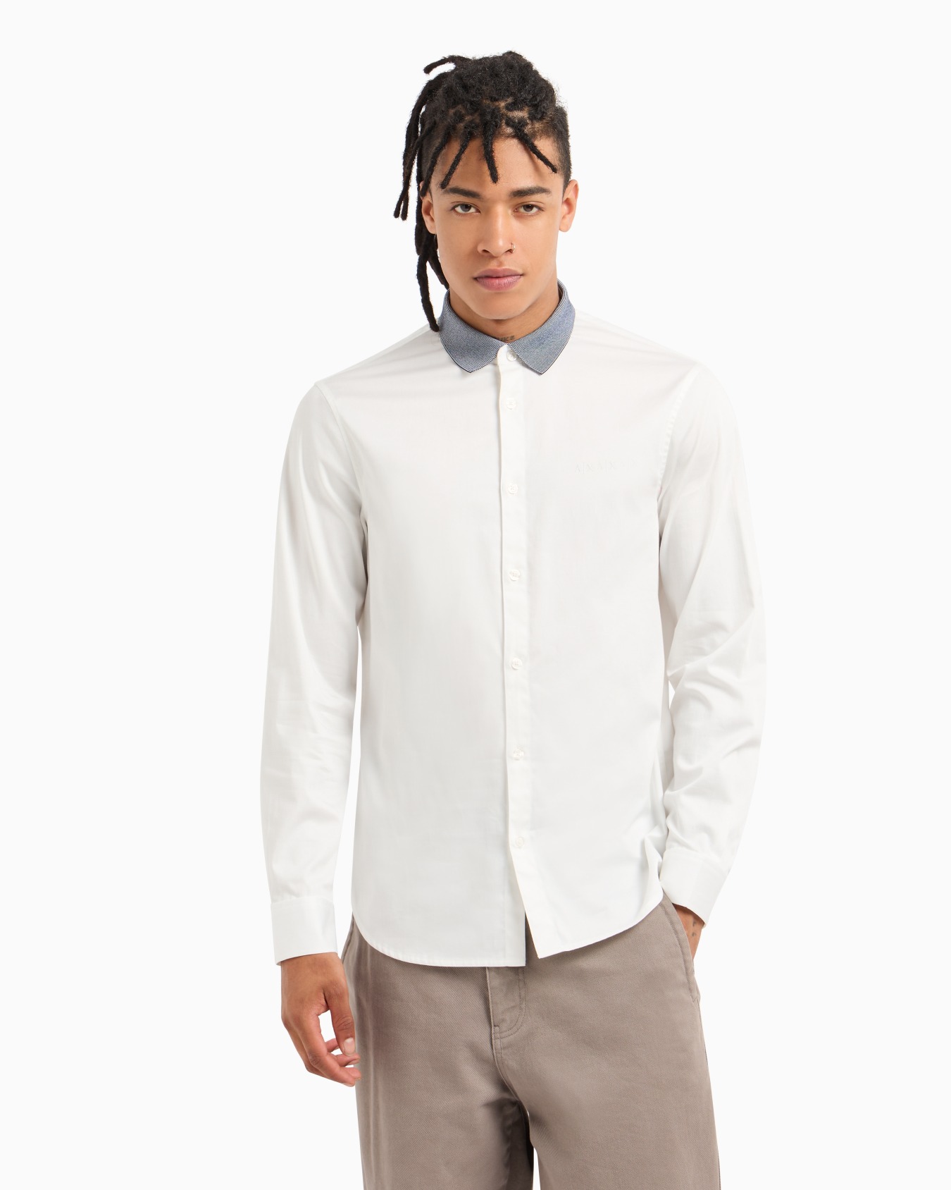 Camisa regular fit de popelín de algodón elástico Diapositiva 1