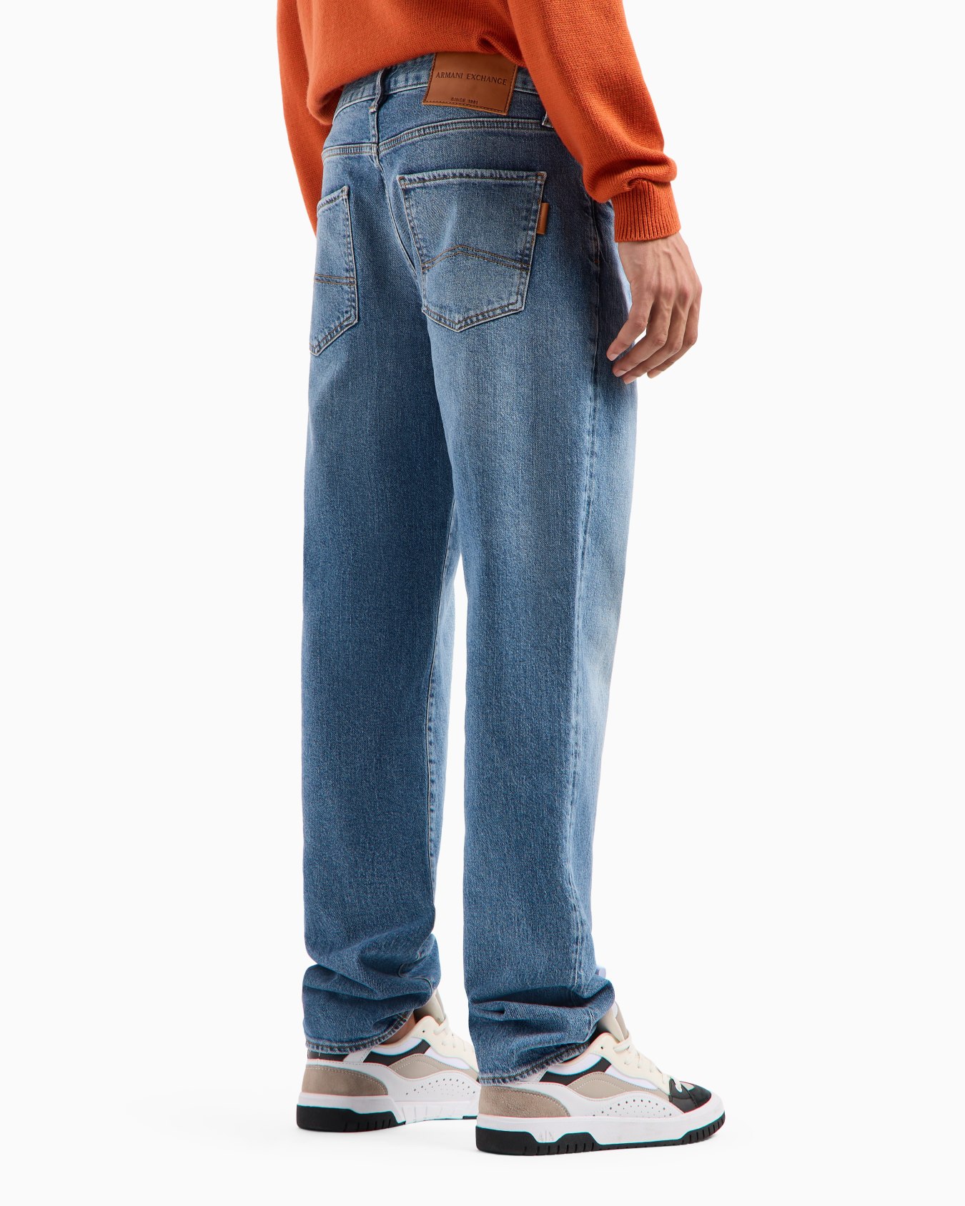Vaqueros J13 de corte slim en denim índigo Diapositiva 2