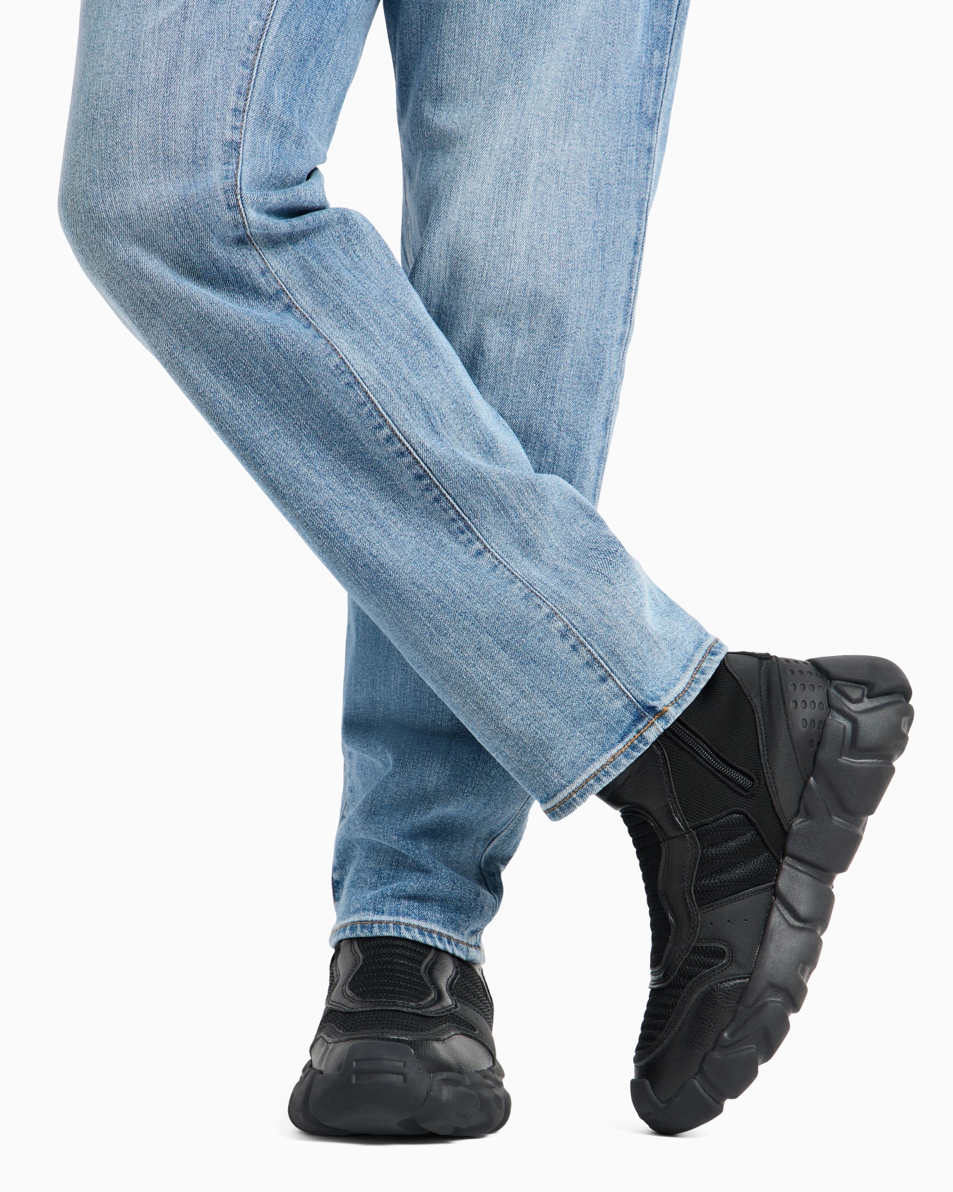 Jean coupe slim J13 en denim indigo Diapositive 4