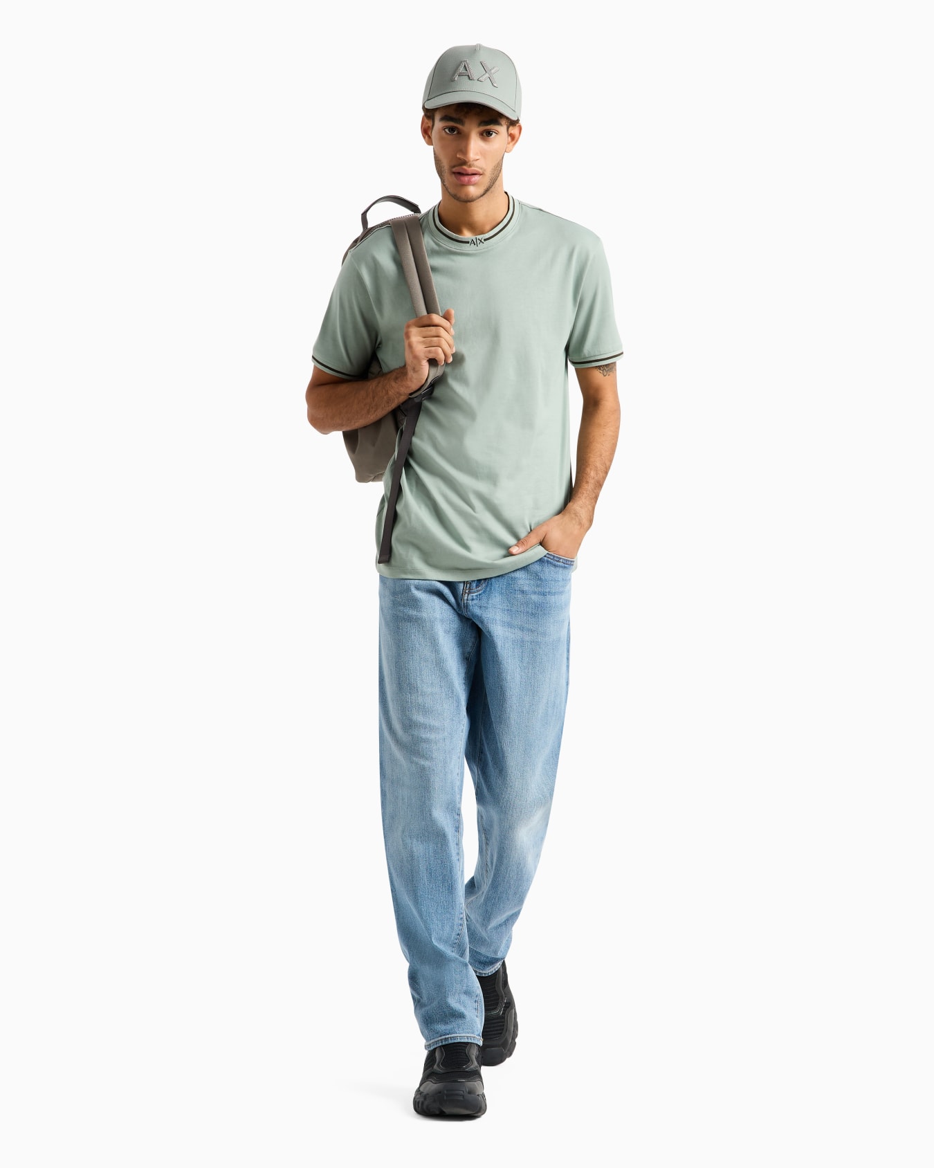 Jean coupe slim J13 en denim indigo Diapositive 3