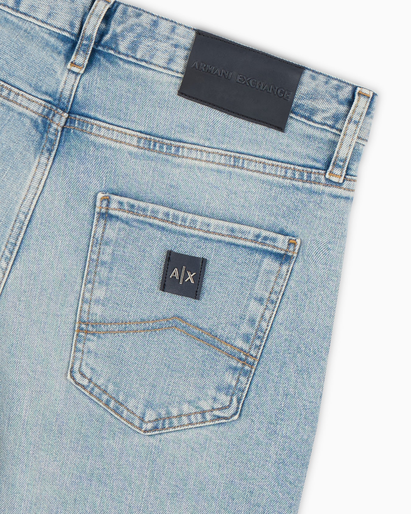 Vaqueros pitillo J14 en denim lavado Diapositiva 5