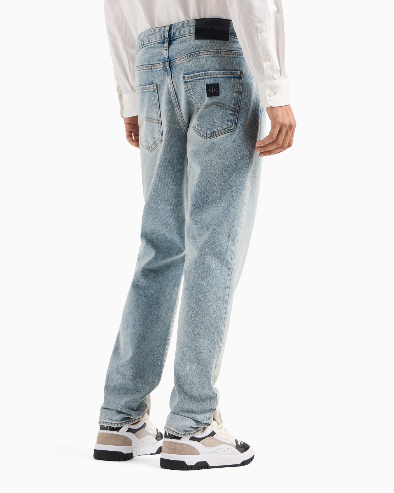 Vaqueros pitillo J14 en denim lavado Diapositiva 2