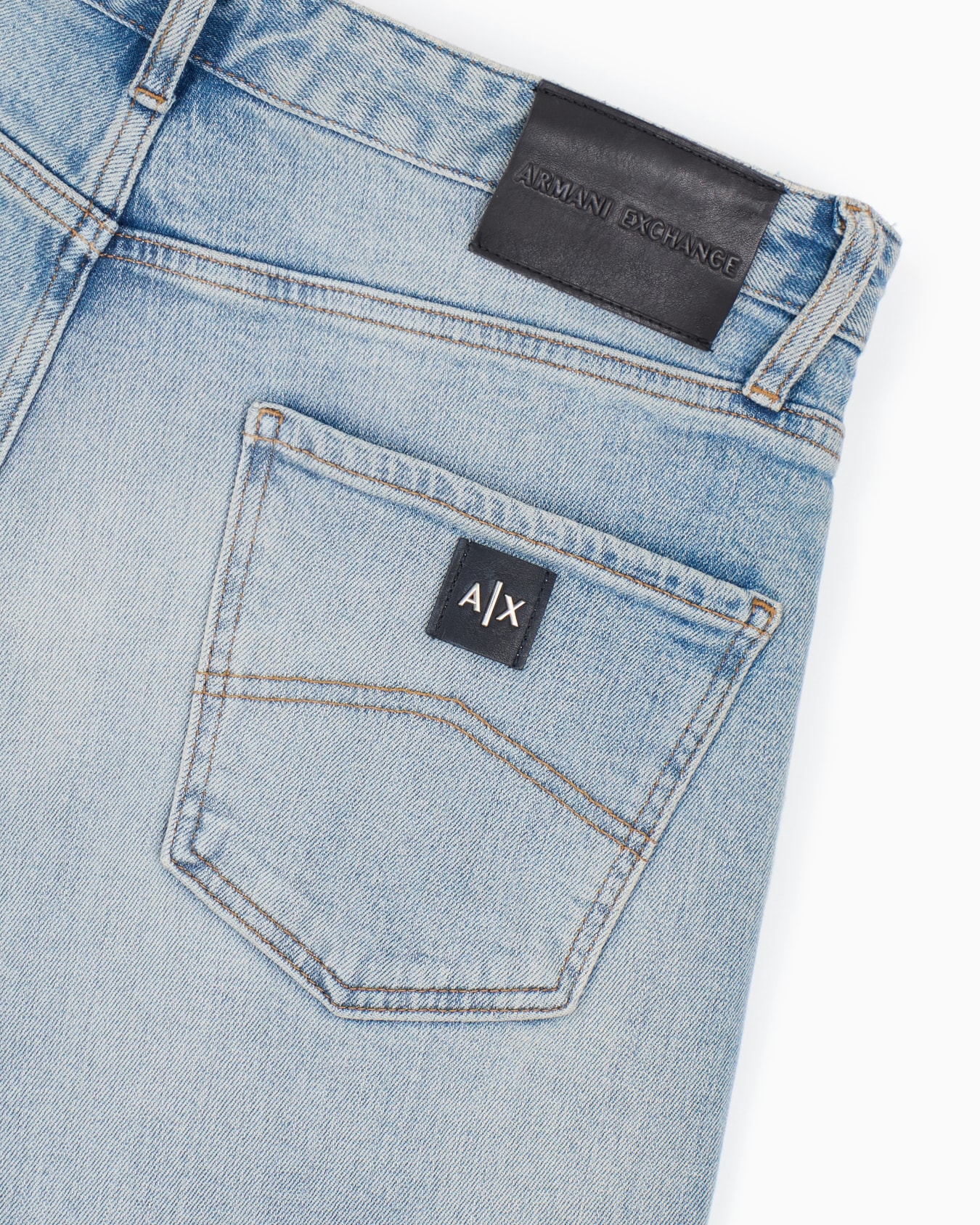 J71 carrot fit jeans in comfort stretch denim Slide 5
