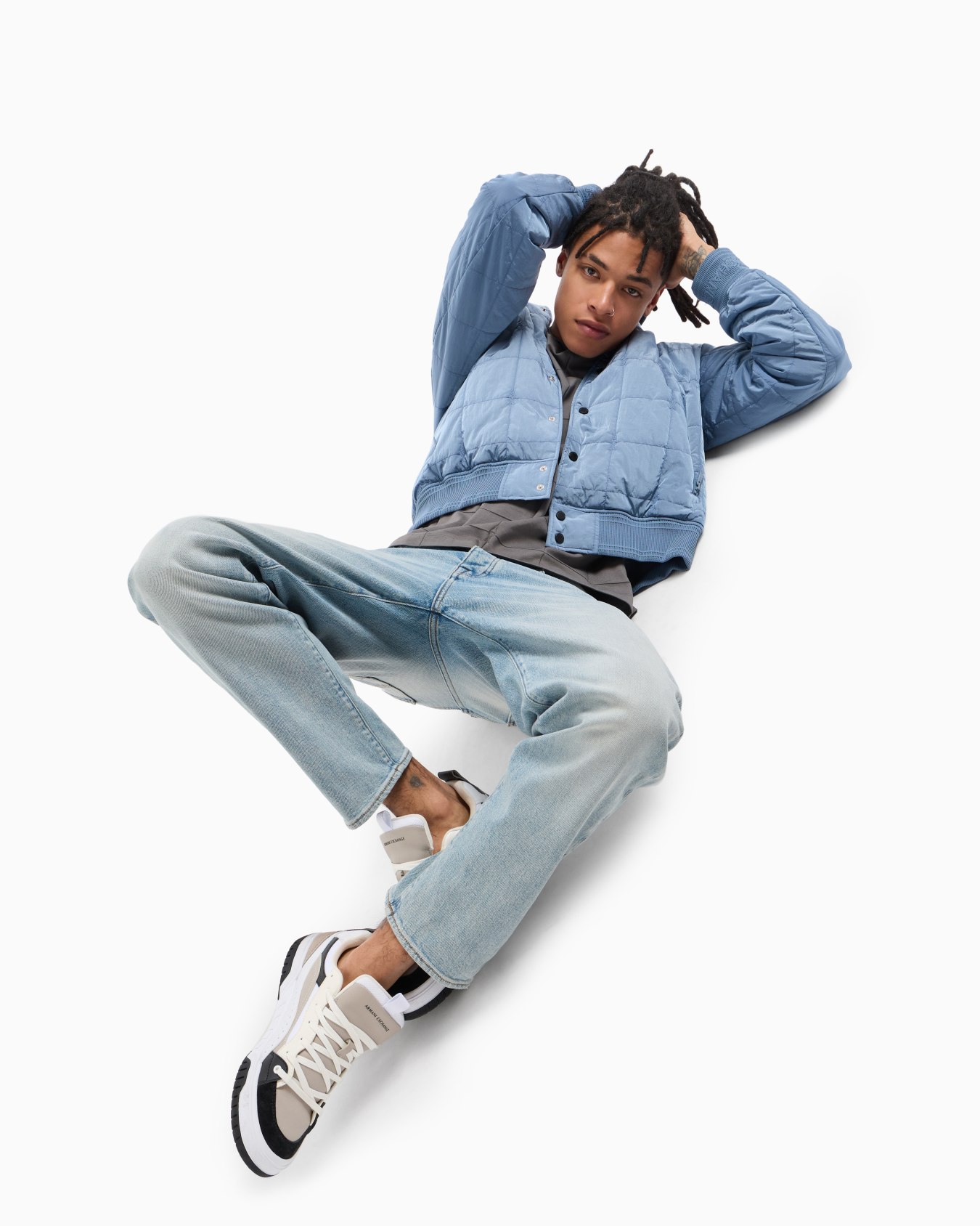 J71 carrot fit jeans in comfort stretch denim Slide 3