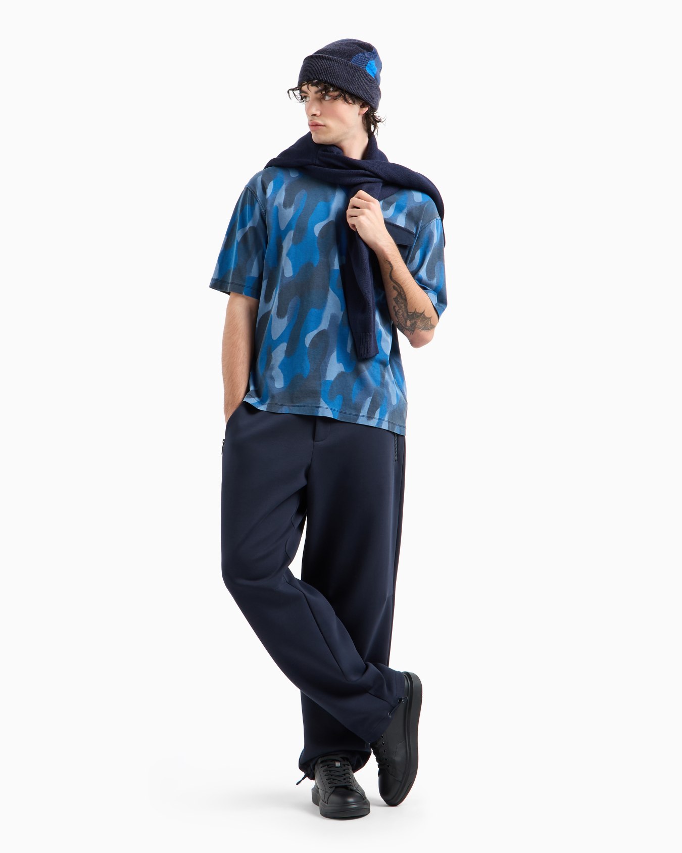 Camiseta de camuflaje de corte relajado con bolsillo con logo Diapositiva 3