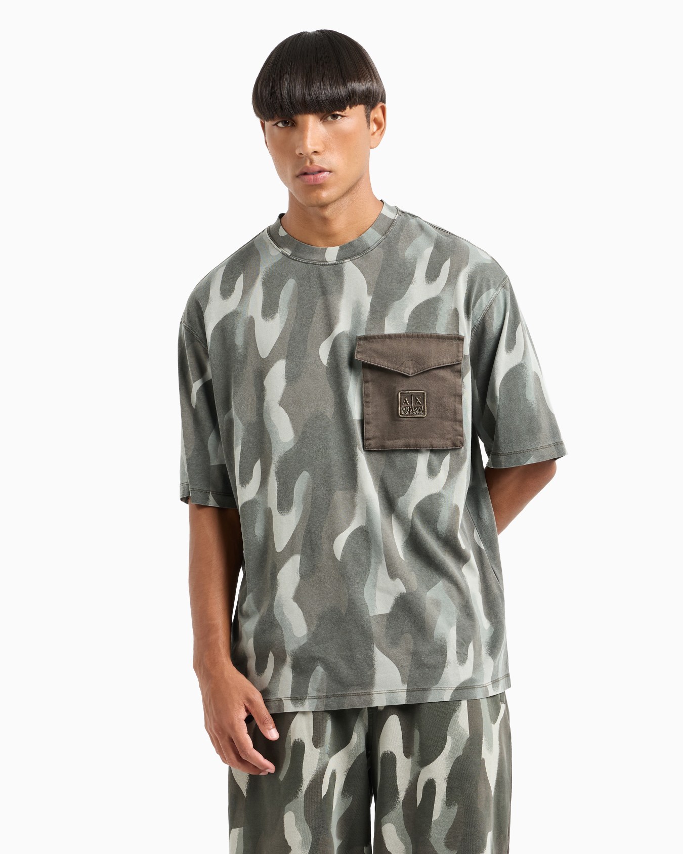 Relaxed fit camouflage T-shirt with logo pocket Slide 1
