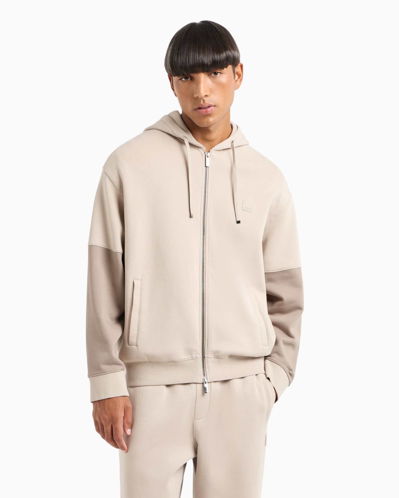 Sudadera con capucha y mangas en contraste Diapositiva 1
