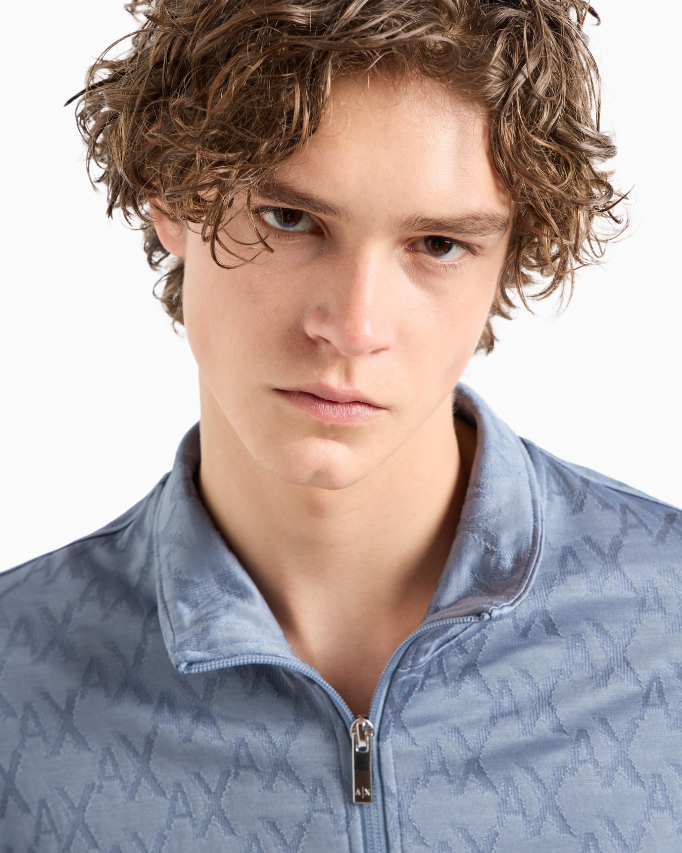 Sudadera con cremallera en tejido Monogram tono sobre tono Diapositiva 4