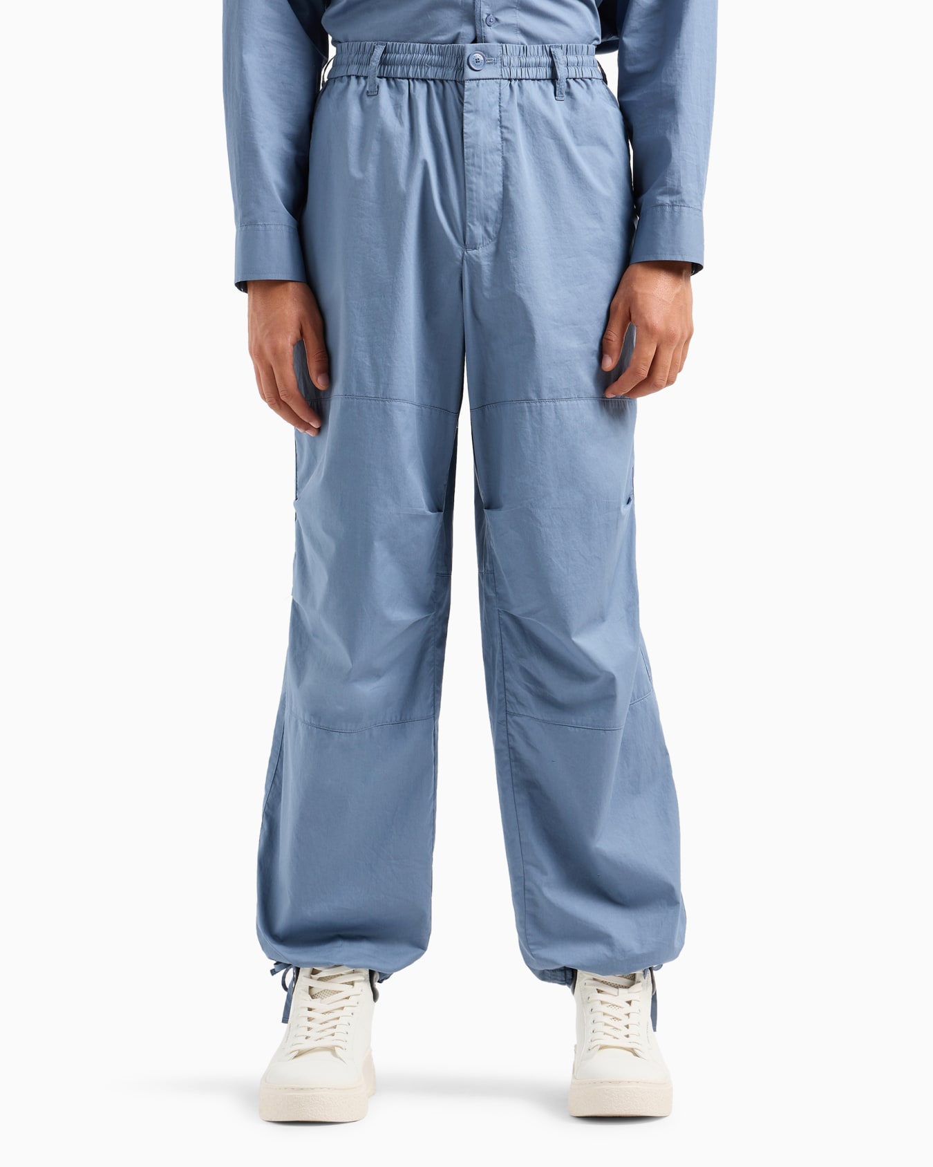 Pantalón oversize de sarga de algodón con cordón Diapositiva 1