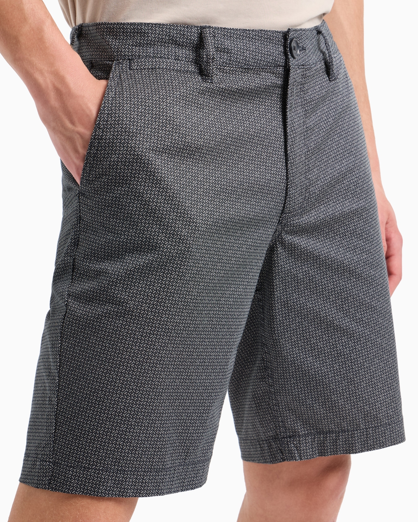 Pantalón en tejido fluido Diapositiva 4