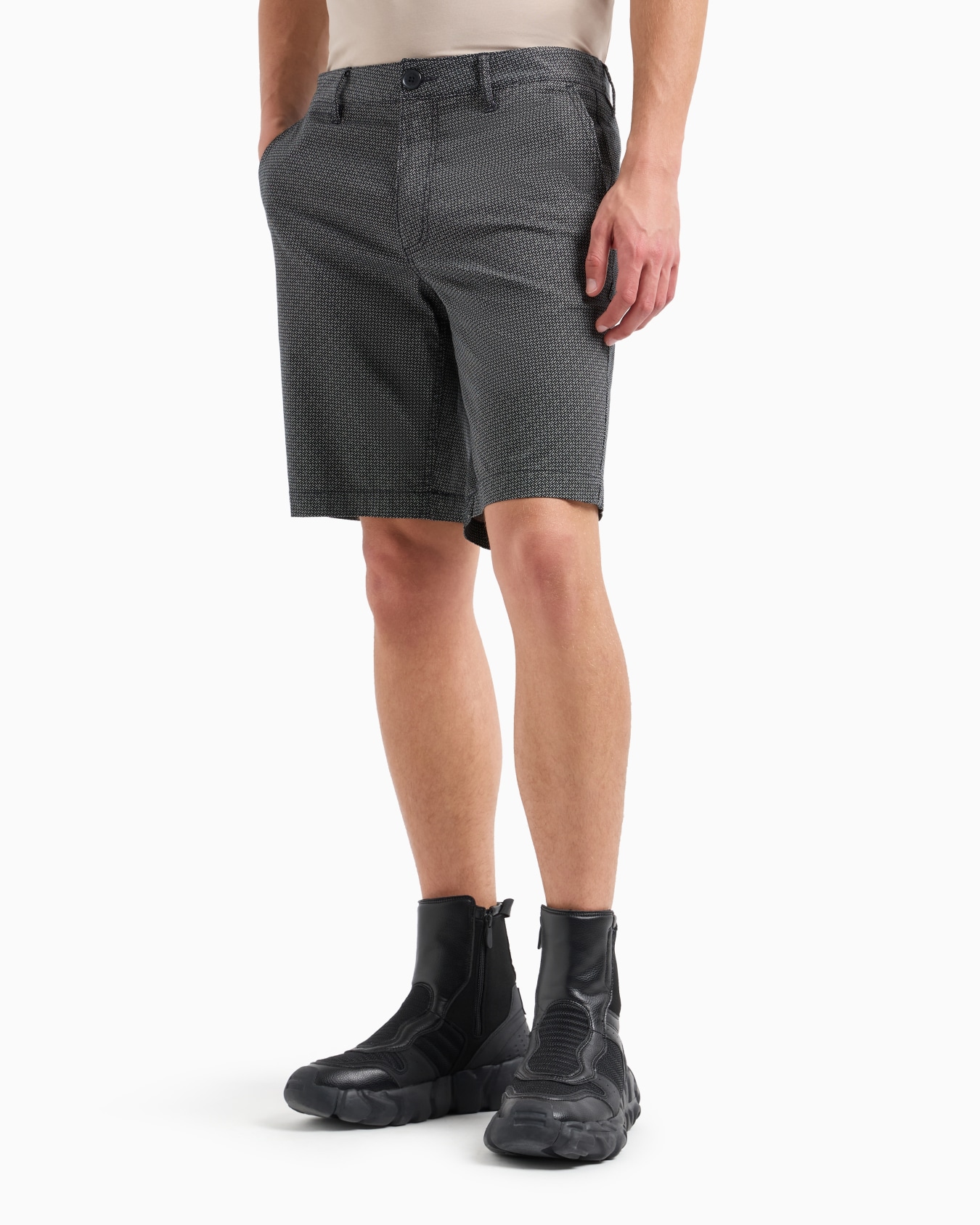 Pantalón en tejido fluido Diapositiva 1