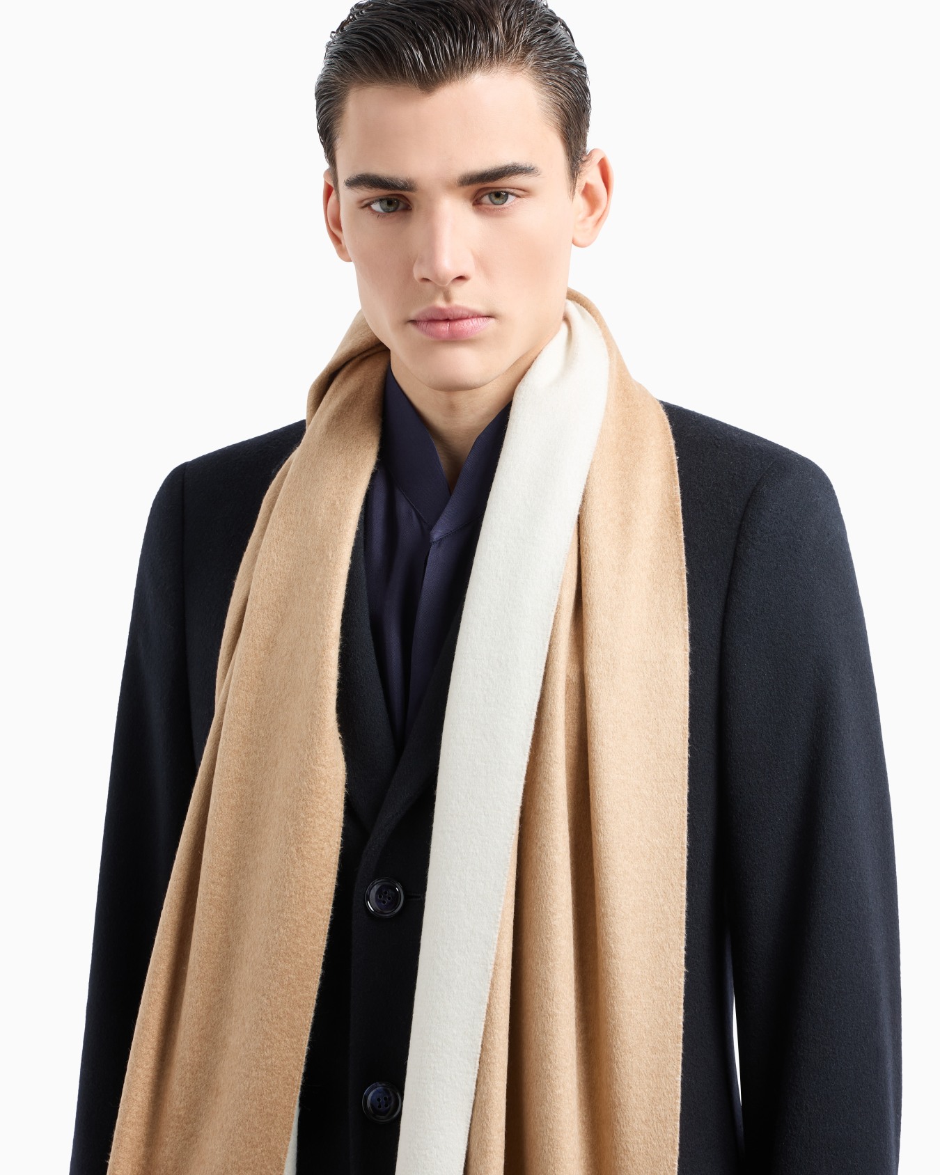 Two-tone wool and silk scarf Slide 2
