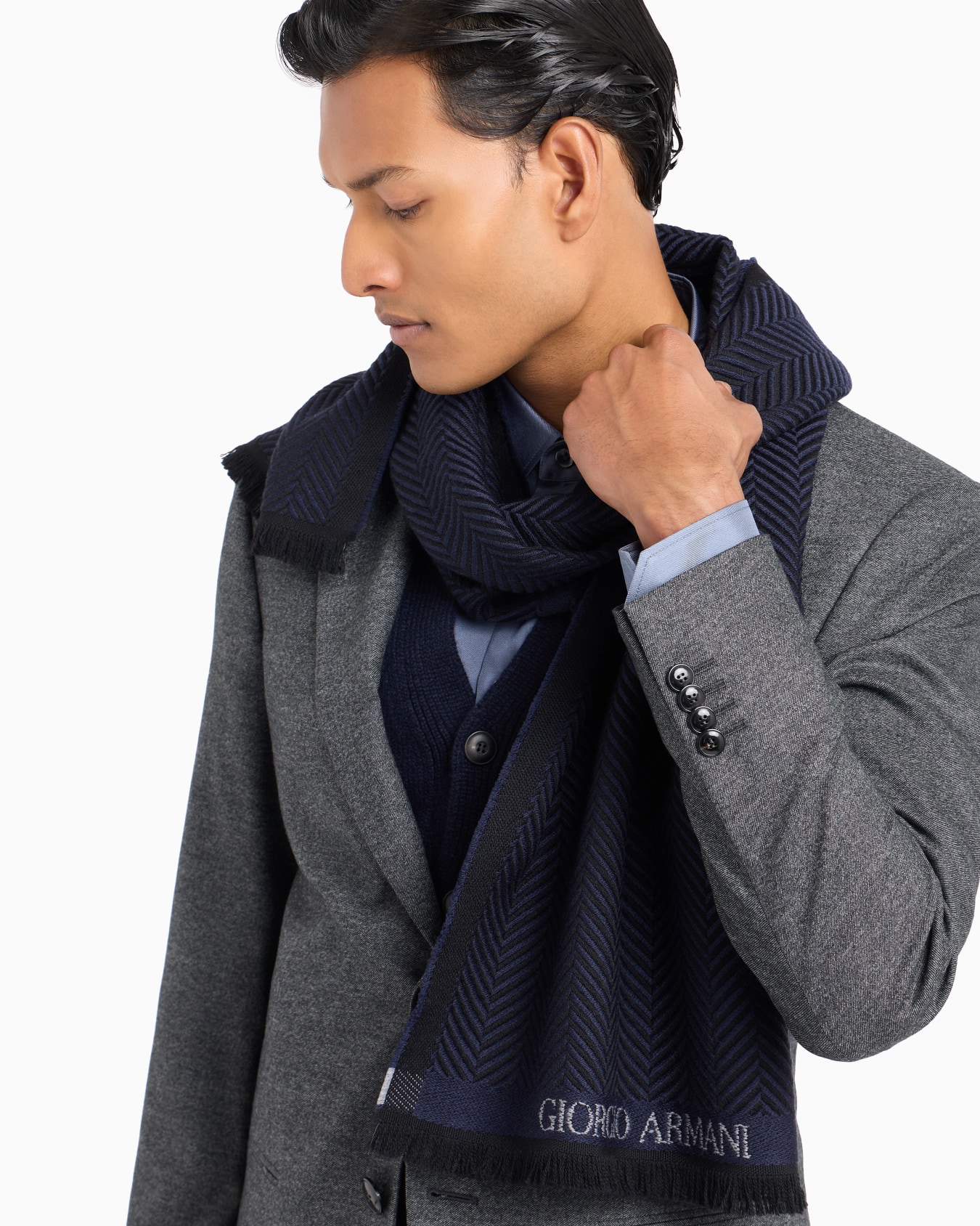 Chevron jacquard wool scarf Slide 2