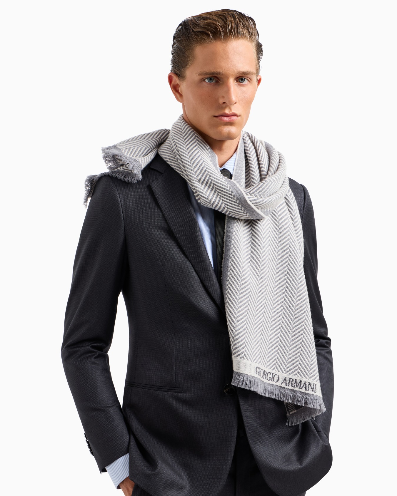 Chevron jacquard wool scarf Slide 2