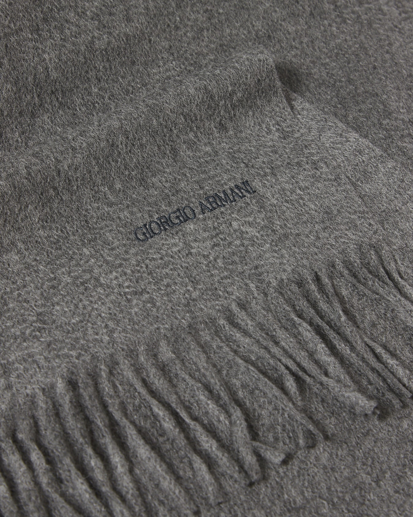 Cashmere stole with fringing Slide 1