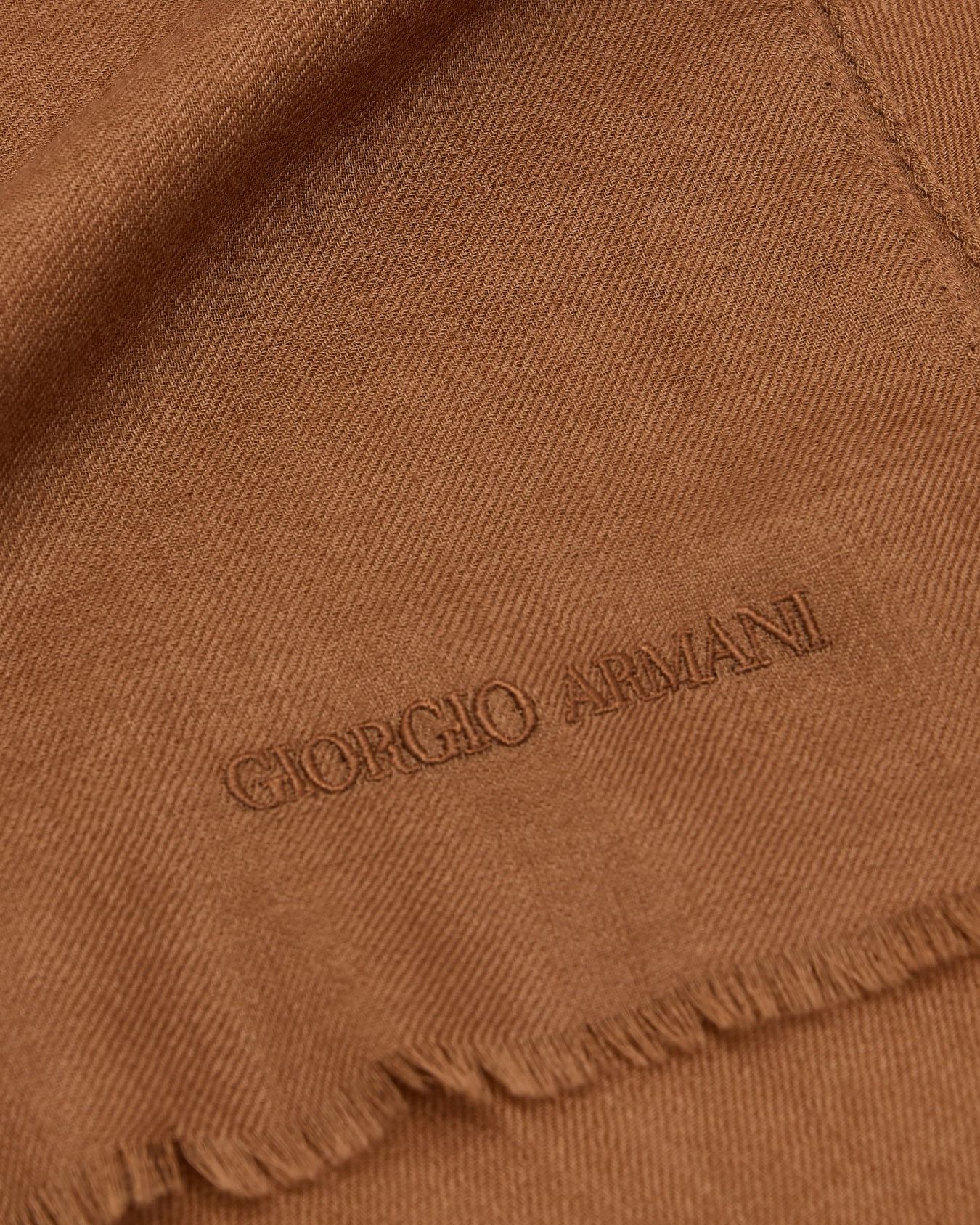 Giorgio Armani Vicuña stole in vicuña Slide 1